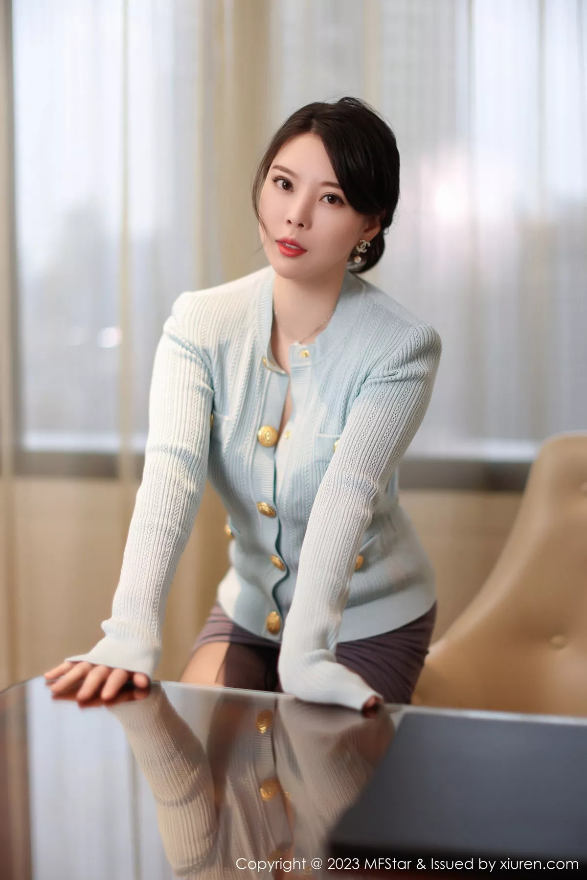 秀人集.com_[MFStar模范学院]Vol.582_模特白茹雪阳朔旅拍性感淡蓝上衣配灰短裙露黑色内衣诱惑写真60P