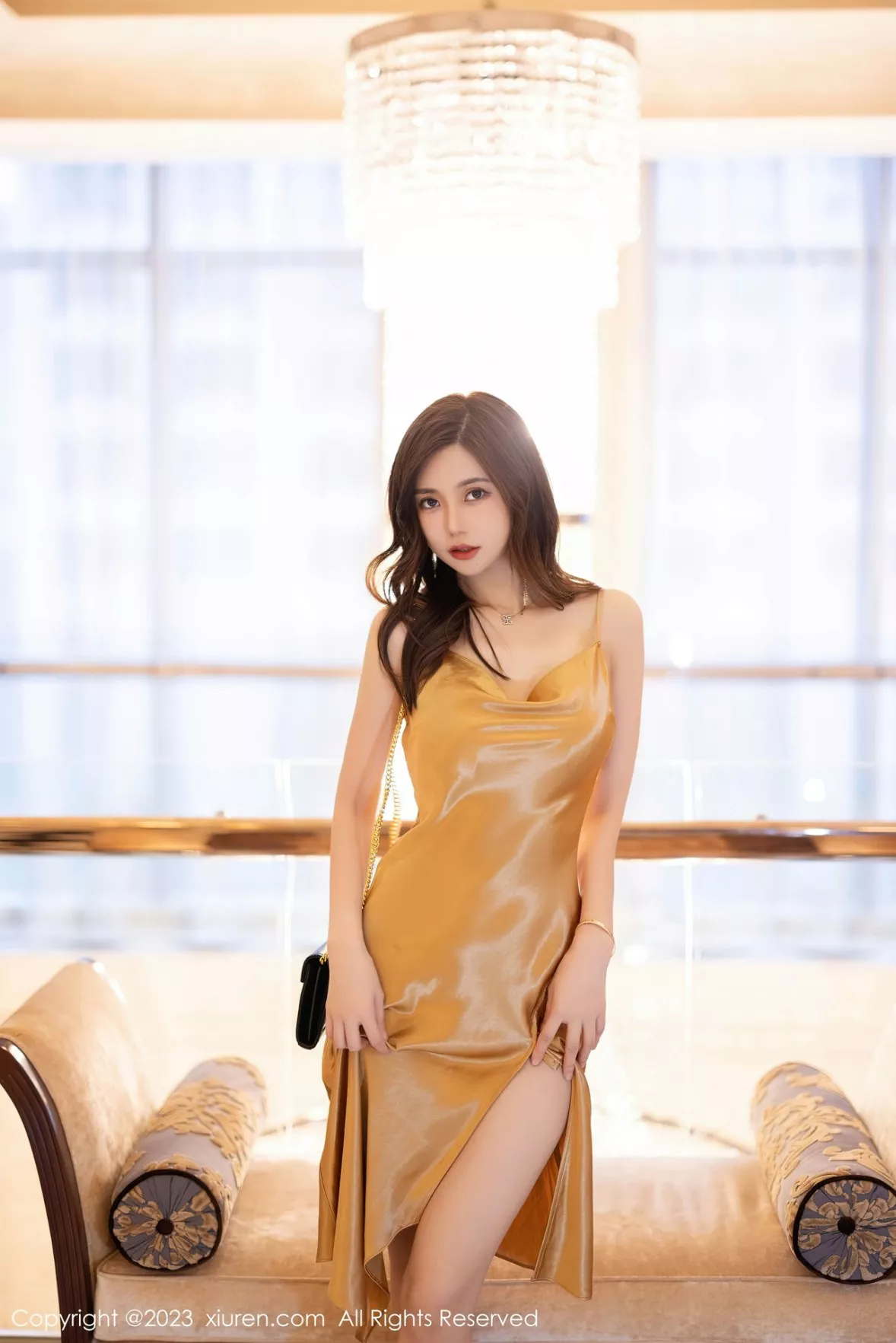 秀人集.com_[XiuRen秀人网]No.6169_女神绮里嘉ula性感土黄吊带长裙半撩秀翘臀美腿迷人诱惑写真102P