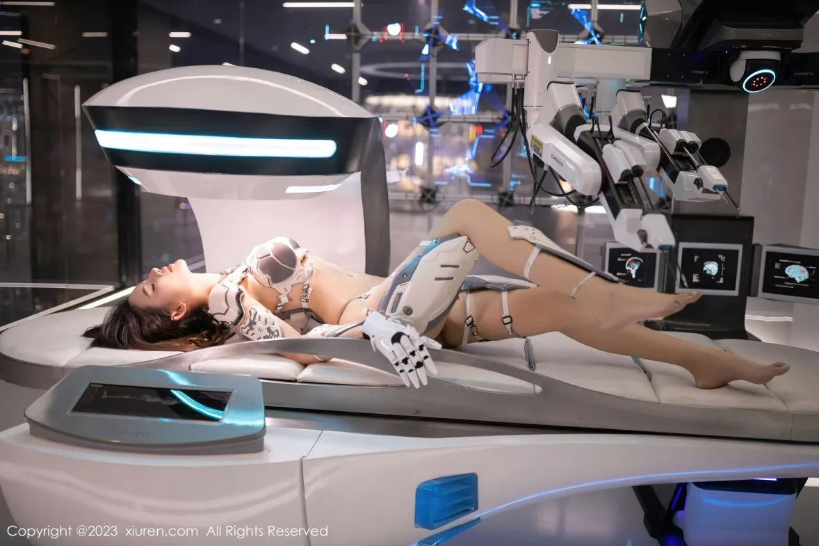 秀人集.com_[XiuRen秀人网]No.6173_模特就是阿朱啊实验室场景机器人装饰秀绝美身姿迷人诱惑写真90P