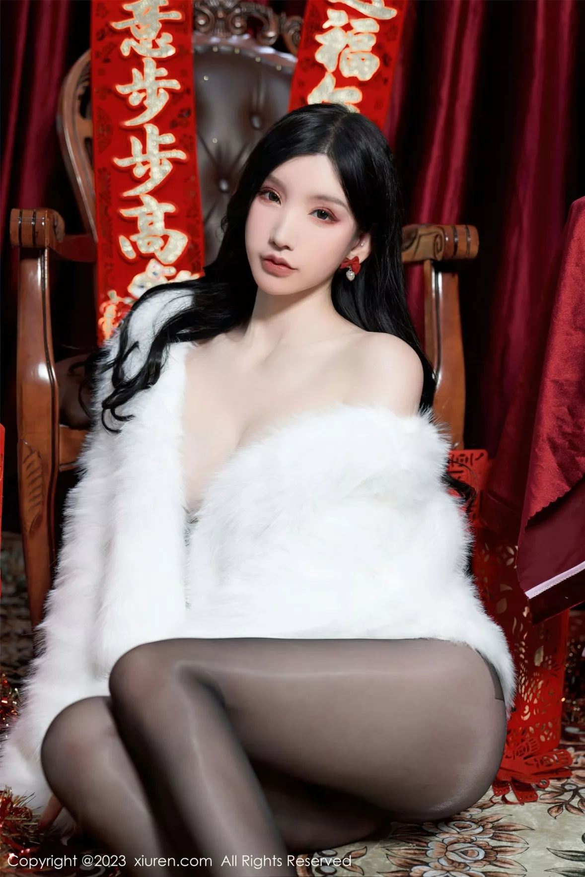 秀人集.com_[XiuRen秀人网]No.6174_女神周于希Sally新春主题低胸服饰配超薄黑丝秀完美身材诱惑写真85P