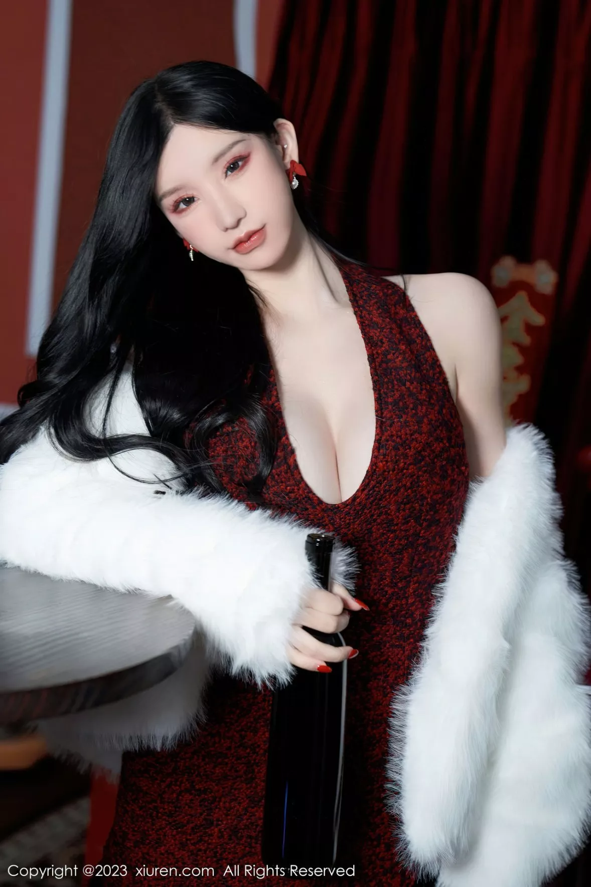 秀人集.com_[XiuRen秀人网]No.6174_女神周于希Sally新春主题低胸服饰配超薄黑丝秀完美身材诱惑写真85P