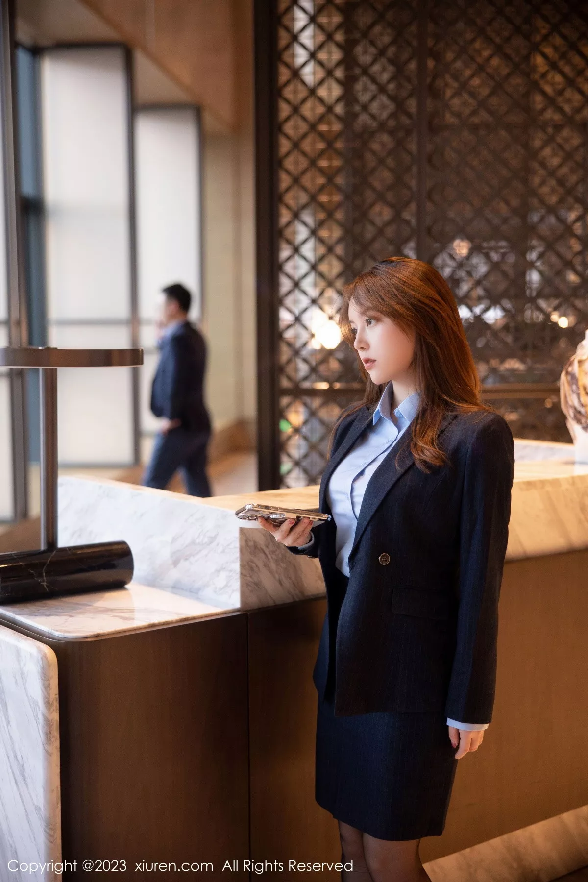 秀人集.com_[XiuRen秀人网]No.6190_模特豆瓣酱OL装扮深蓝色西服半脱露粉色蕾丝内衣丰满诱惑写真78P