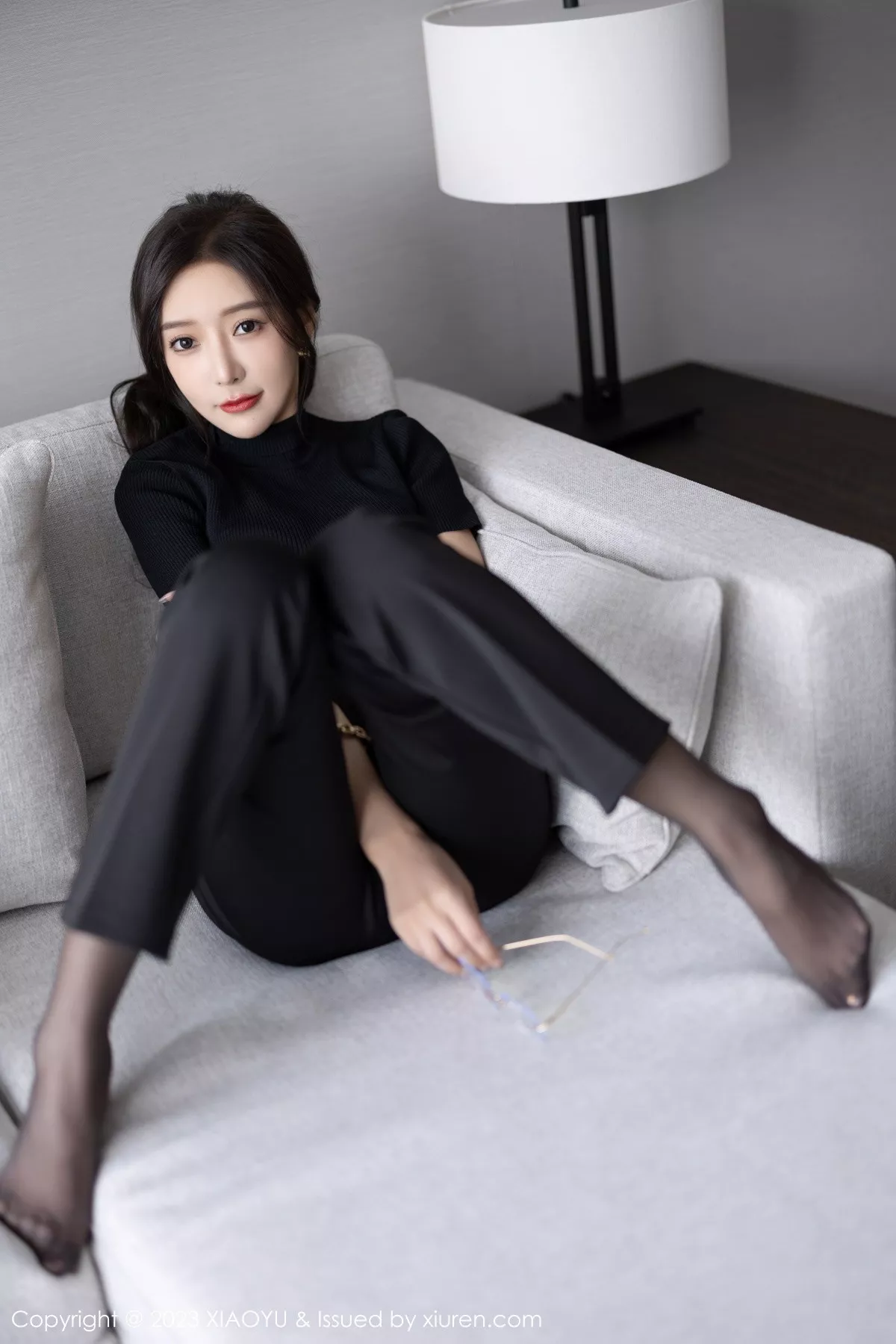 秀人集.com_[XiaoYu画语界]Vol.974_女神王馨瑶yanni性感黑色Ol装露黑色蕾丝内衣超薄黑丝诱惑写真93P