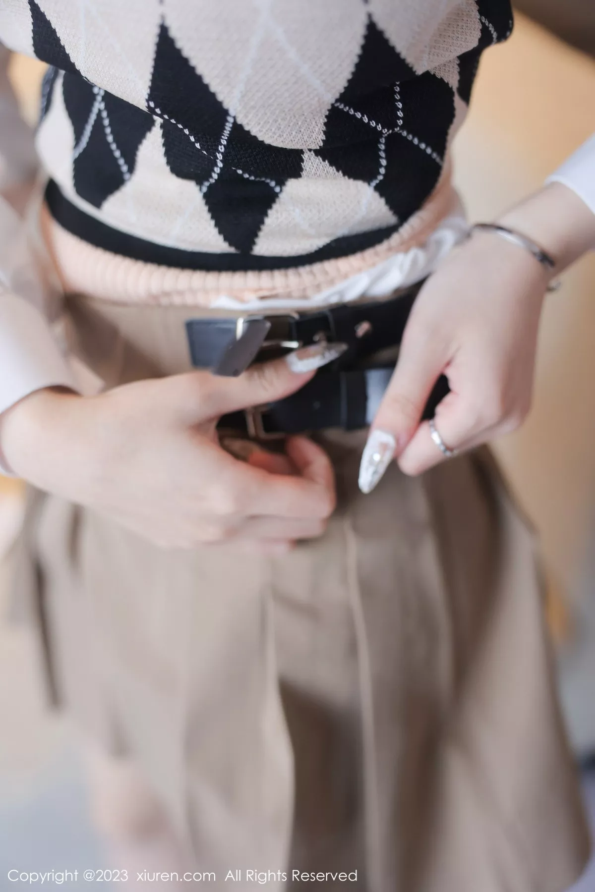 秀人集.com_[XiuRen秀人网]No.6329_模特谢小蒽私房半脱露粉色蕾丝内衣配超薄无内肉丝惹火诱惑写真94P