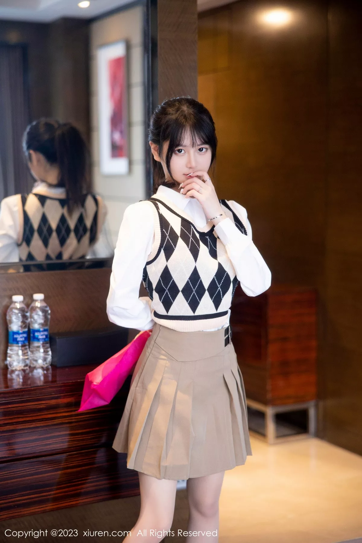 秀人集.com_[XiuRen秀人网]No.6329_模特谢小蒽私房半脱露粉色蕾丝内衣配超薄无内肉丝惹火诱惑写真94P