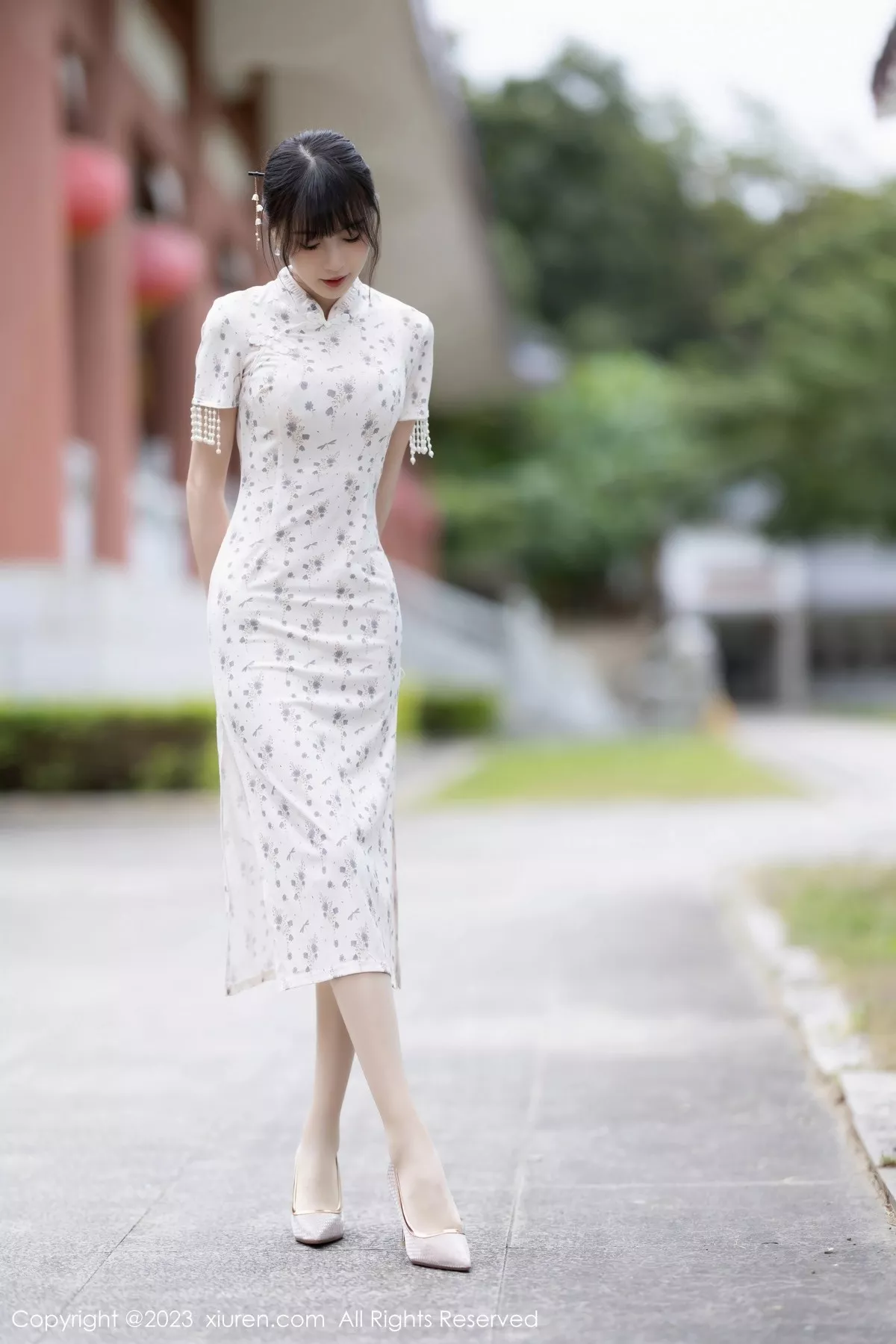 秀人集.com_[XiuRen秀人网]No.6346_模特林星阑海南旅拍性感浅色短款旗袍露浅粉色蕾丝内衣迷人写真85P