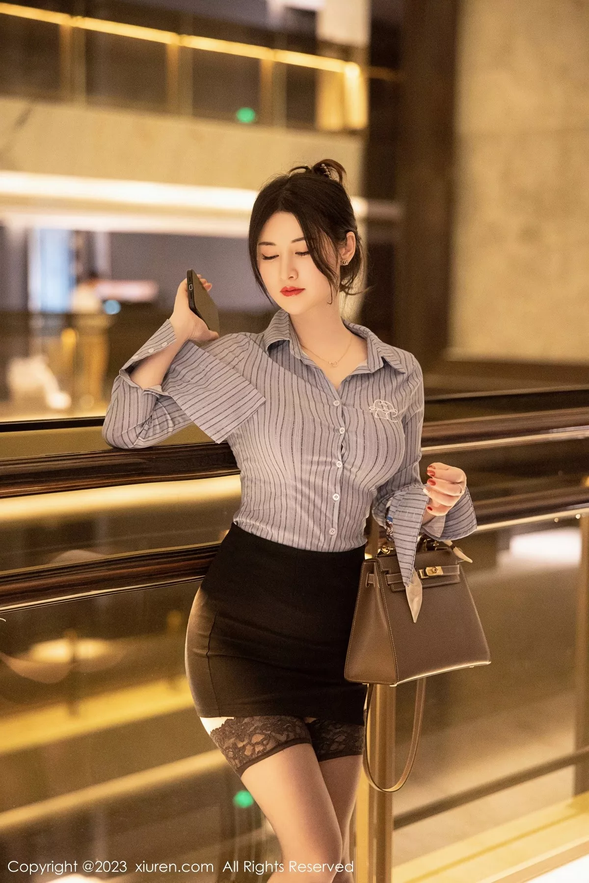 秀人集.com_[XiuRen秀人网]No.6343_模特诗诗kiki条纹T恤配黑短裙露性感蕾丝内衣魅惑黑丝诱惑写真78P