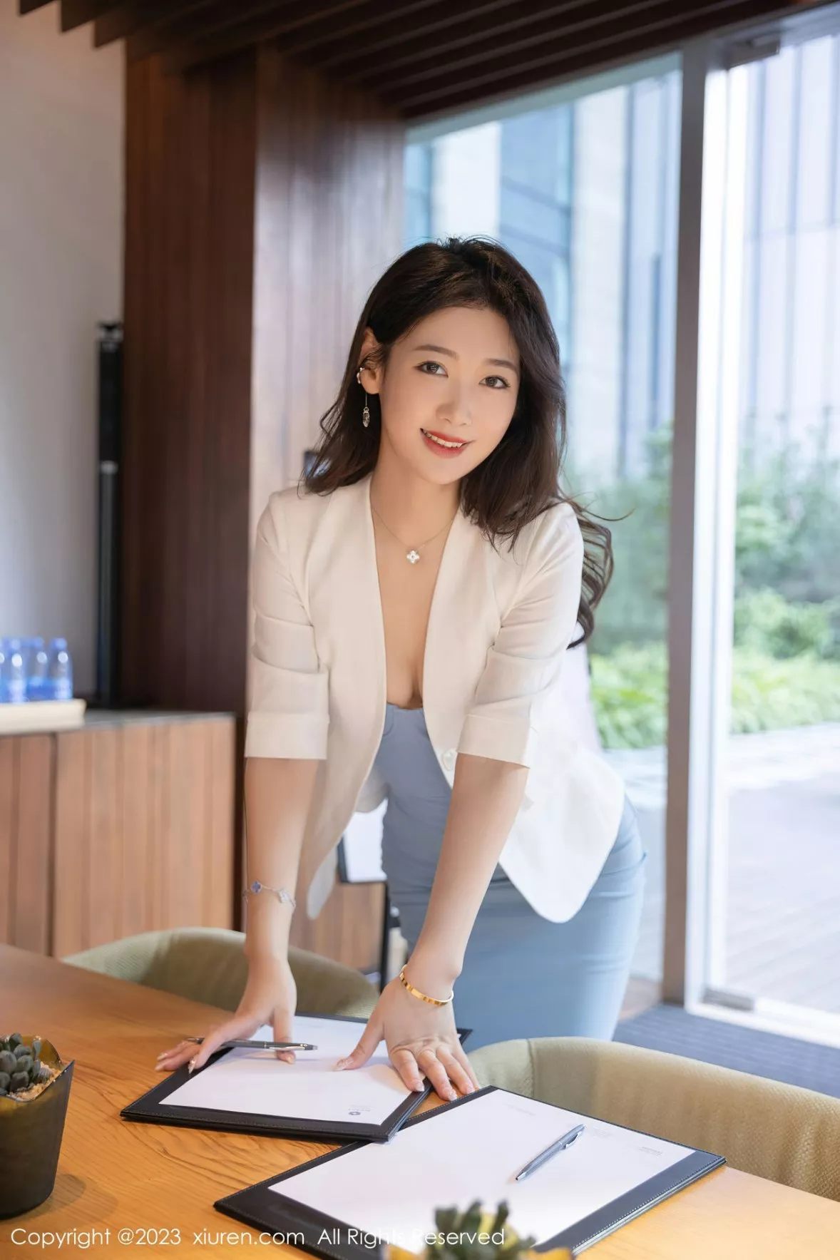 秀人集.com_[XiuRen秀人网]No.6368_模特唐安琪性感OL职业装配超薄肉丝秀曼妙身姿迷人诱惑写真83P