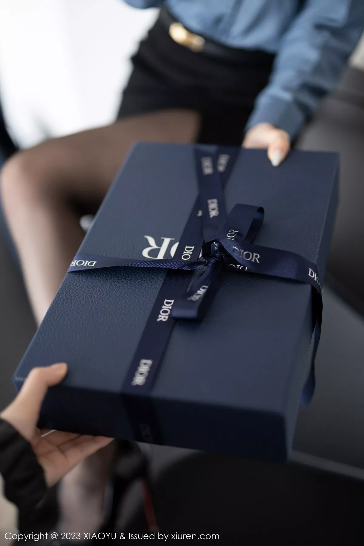 秀人集.com_[XiaoYu画语界]Vol.979_女神徐莉芝Booty脱制服露性感黑色蕾丝内衣配超薄黑丝诱惑写真86P