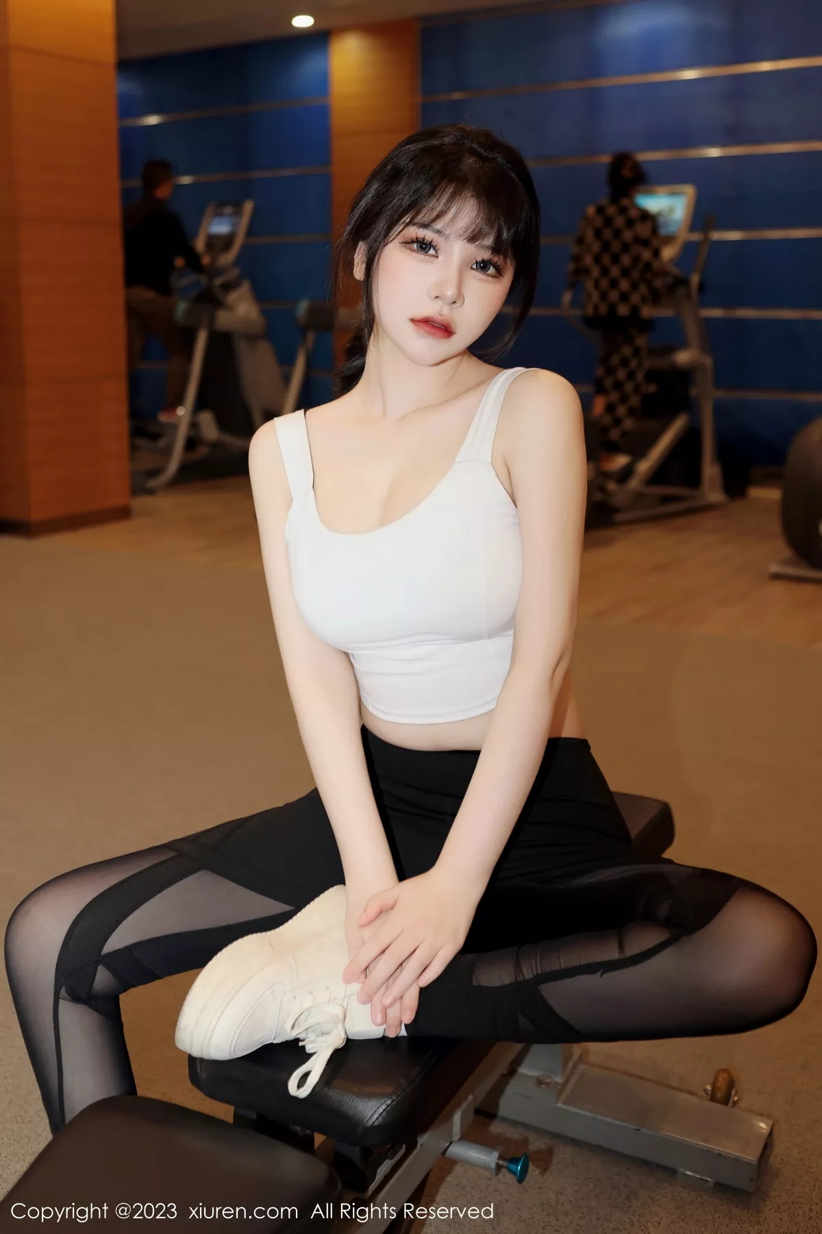 秀人集.com_[XiuRen秀人网]No.6289_模特桃桃子白色短款上衣配瑜伽裤半脱露性感内衣完美诱惑写真80P