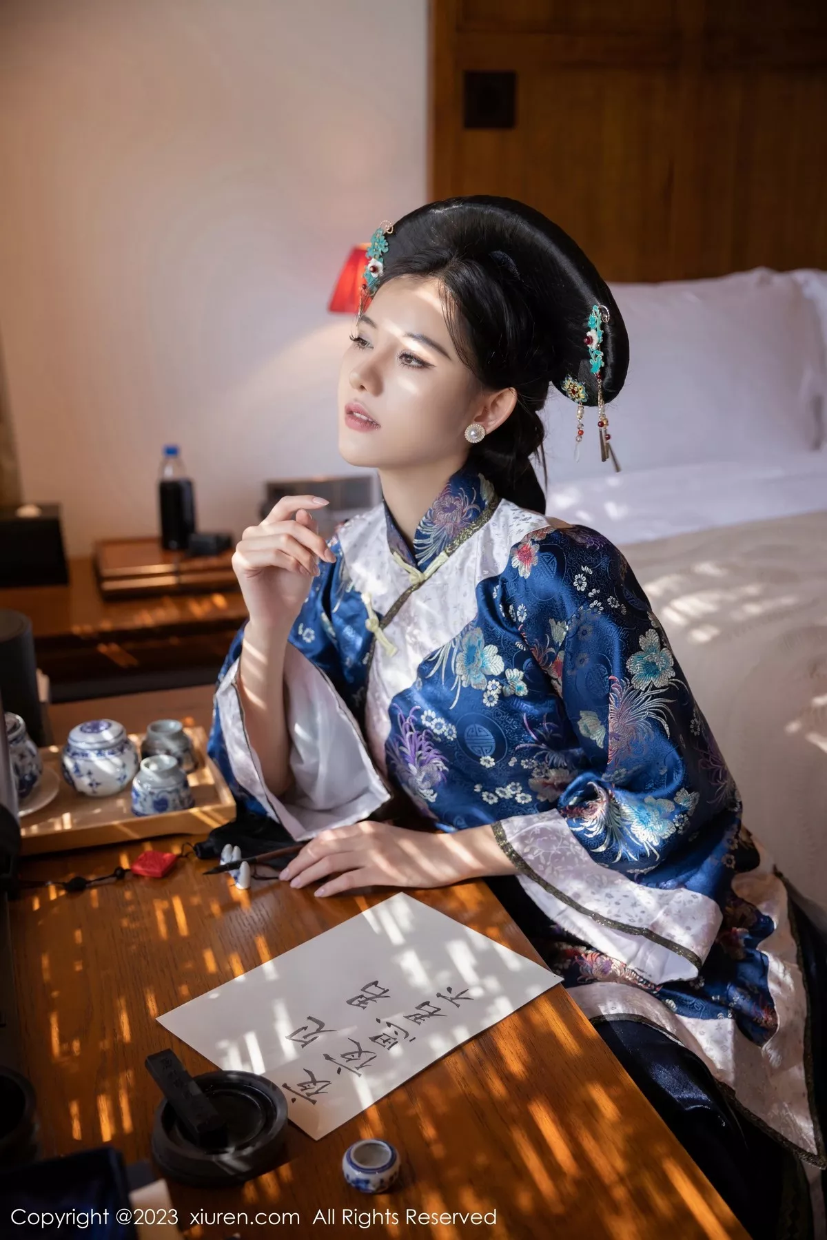 秀人集.com_[XiuRen秀人网]No.6398_模特就是阿朱啊脱宫廷古装露蓝色睡衣秀曼妙绝美身姿诱惑写真86P