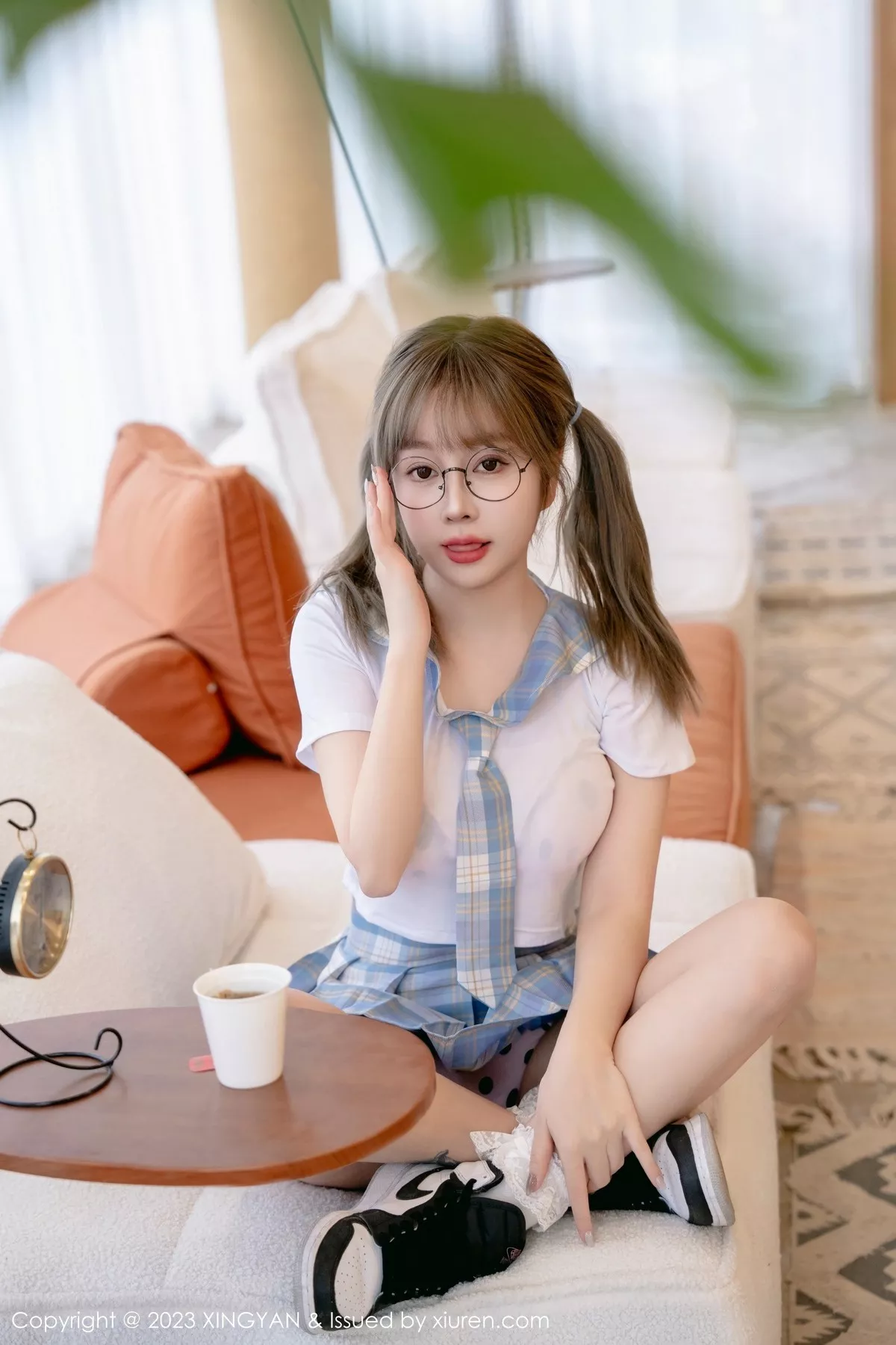 秀人集.com_[XINGYAN星颜社]VOL.180_女神王雨纯淡蓝色格子短裙套装露性感粉色内衣迷人诱惑写真82P