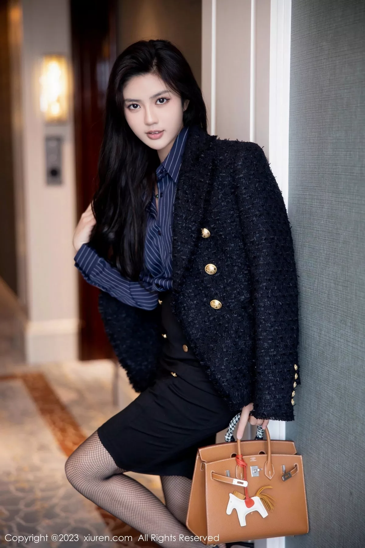 秀人集.com_[XiuRen秀人网]No.6391_模特浅浅Danny半脱深蓝色条纹T恤露黑色蕾丝内衣完美诱惑写真80P