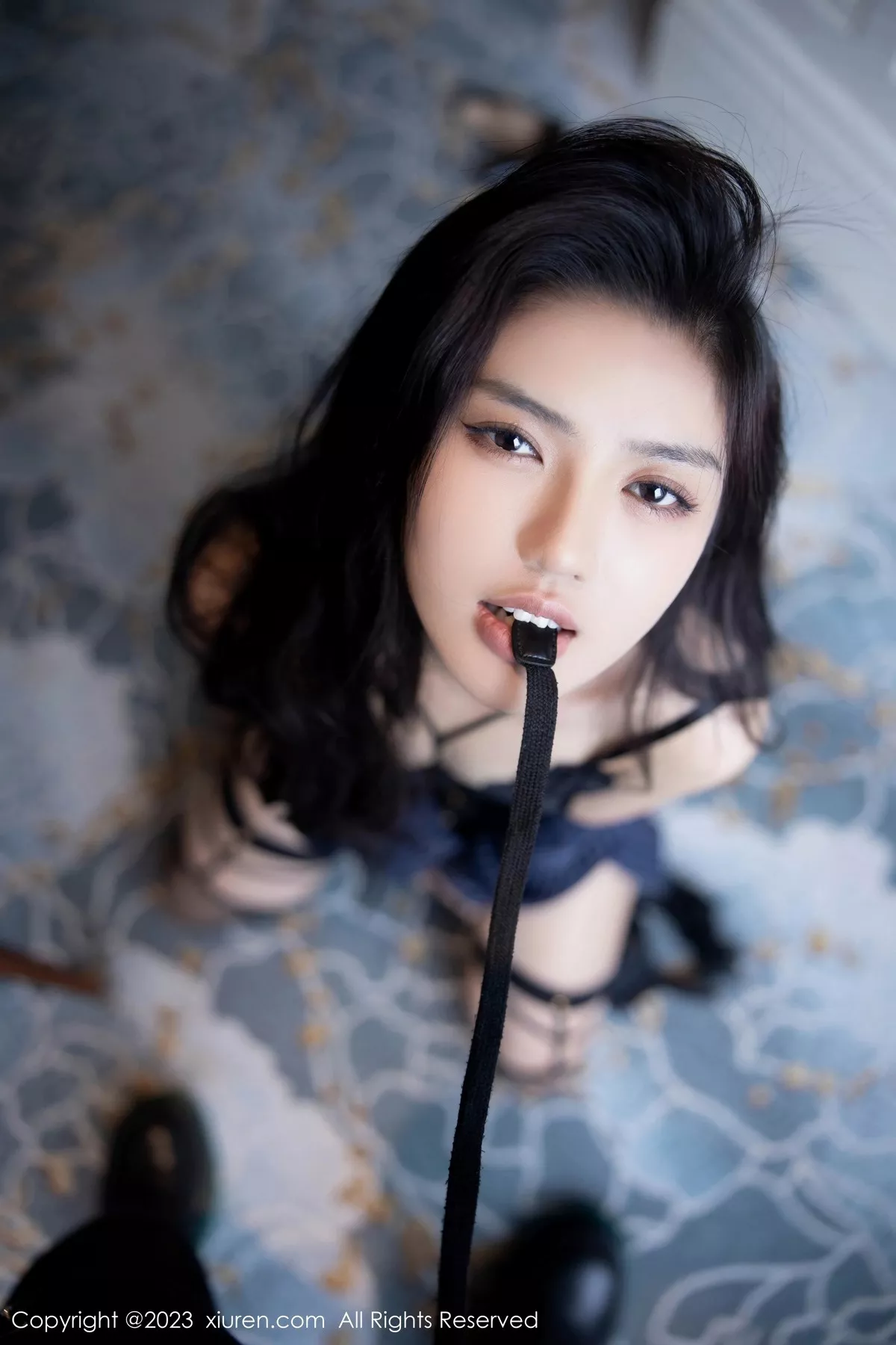 秀人集.com_[XiuRen秀人网]No.6391_模特浅浅Danny半脱深蓝色条纹T恤露黑色蕾丝内衣完美诱惑写真80P