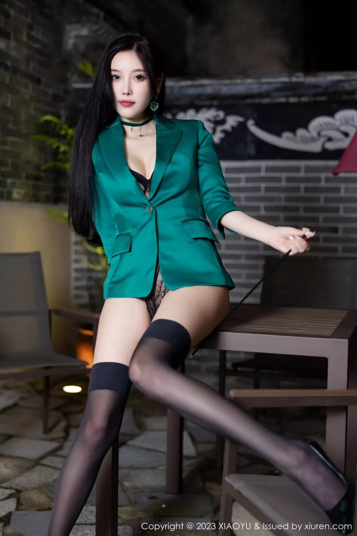 秀人集.com_[XiaoYu画语界]Vol.983_女神杨晨晨Yome脱墨绿色上衣露黑色蕾丝情趣内衣极致诱惑写真84P