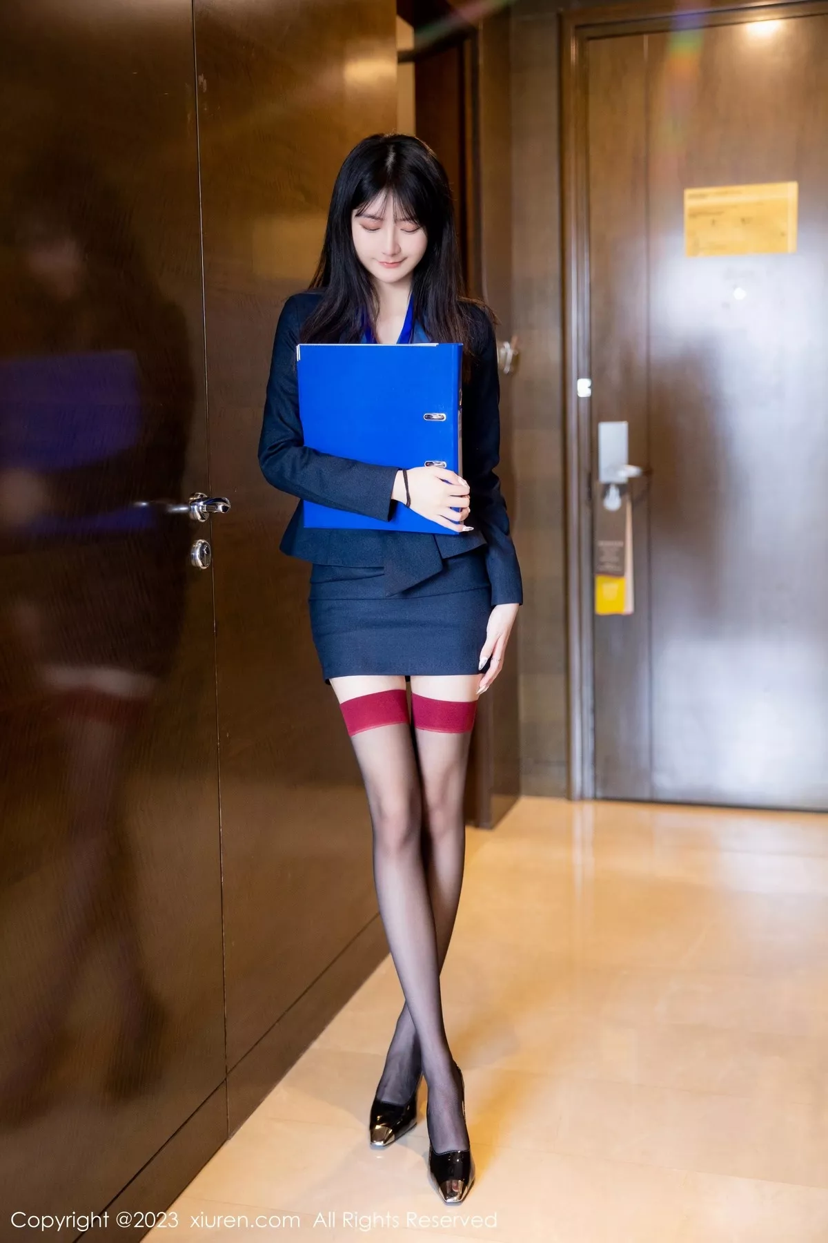 秀人集.com_[XiuRen秀人网]No.6407_模特谢小蒽性感OL装脱制服露紫色蕾丝内衣配超薄黑丝诱惑写真91P