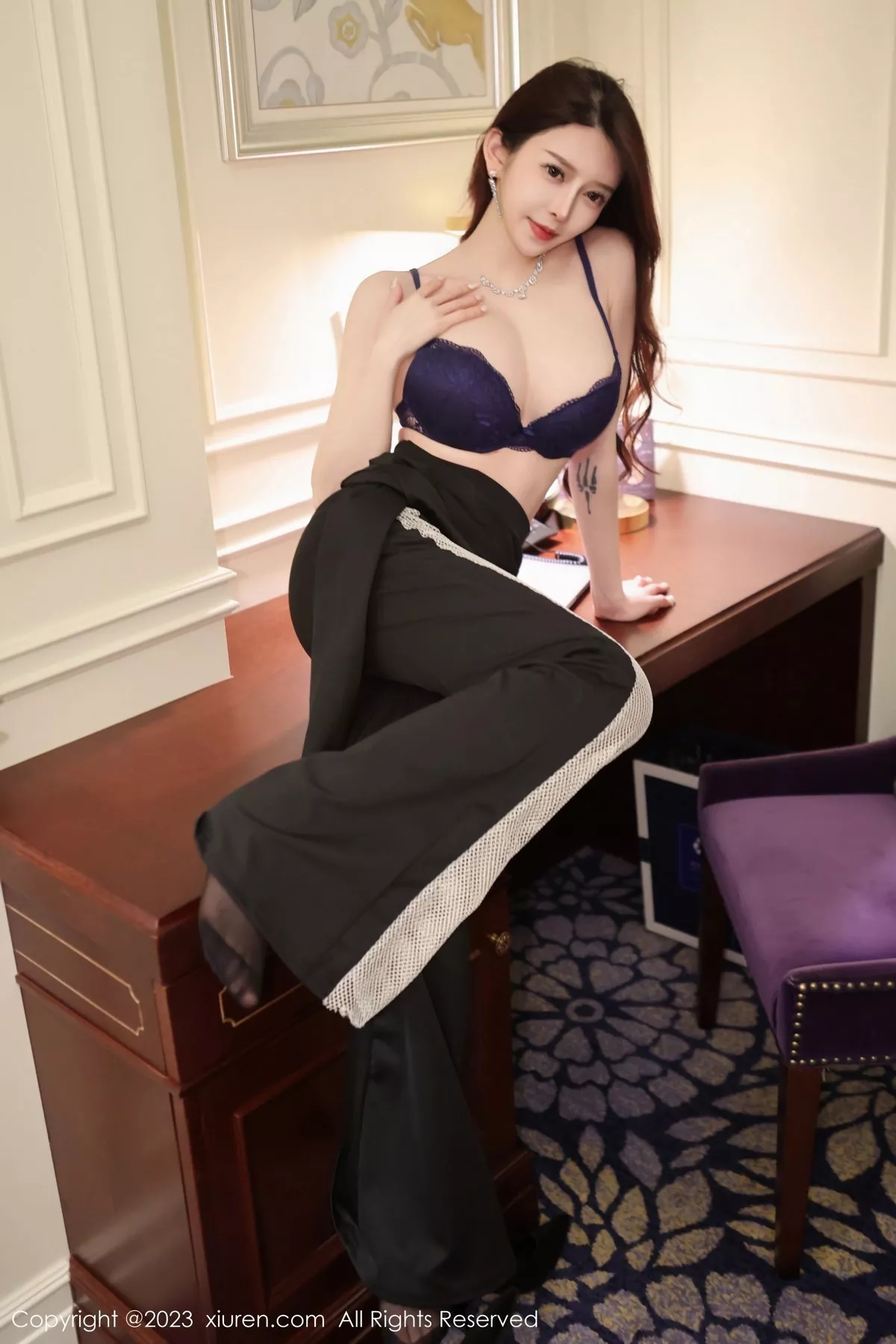 秀人集.com_[XiuRen秀人网]No.6417_模特玉兔miki脱黑色简约套装露黑色蕾丝内衣超薄黑丝诱惑写真95P