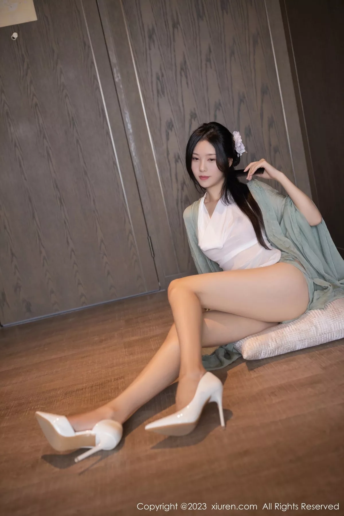 秀人集.com_[XiuRen秀人网]No.6420_模特利世性感绿色古装服饰配白色薄纱秀曼妙身姿迷人诱惑写真74P