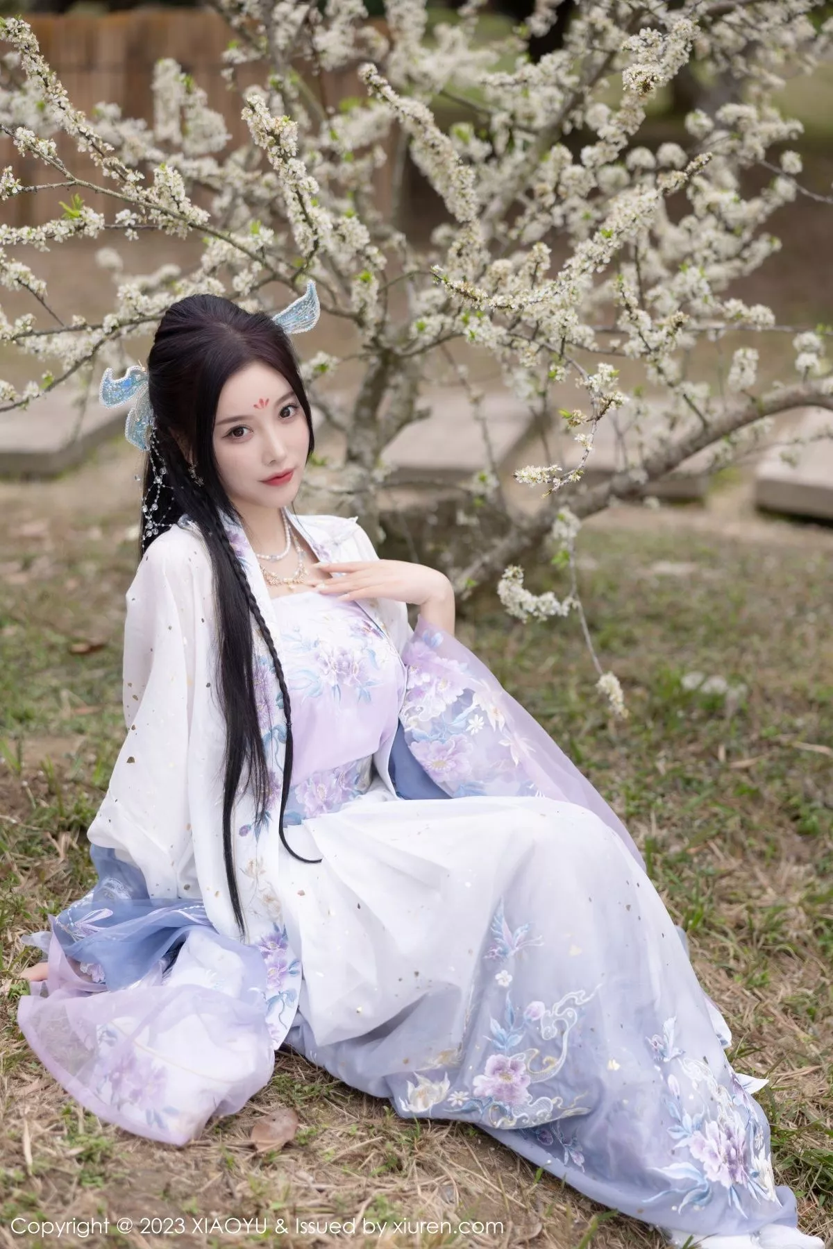 秀人集.com_[XiaoYu画语界]Vol.970_女神杨晨晨Yome脱淡蓝紫色古装服露白色蕾丝内衣完美诱惑写真91P