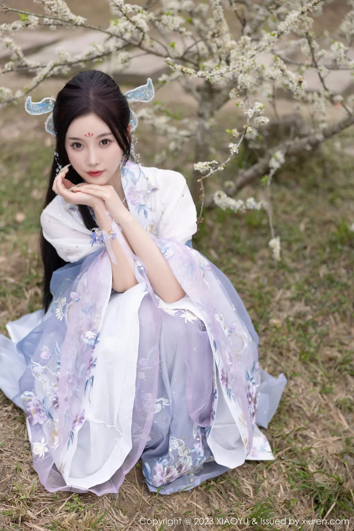 秀人集.com_[XiaoYu画语界]Vol.970_女神杨晨晨Yome脱淡蓝紫色古装服露白色蕾丝内衣完美诱惑写真91P