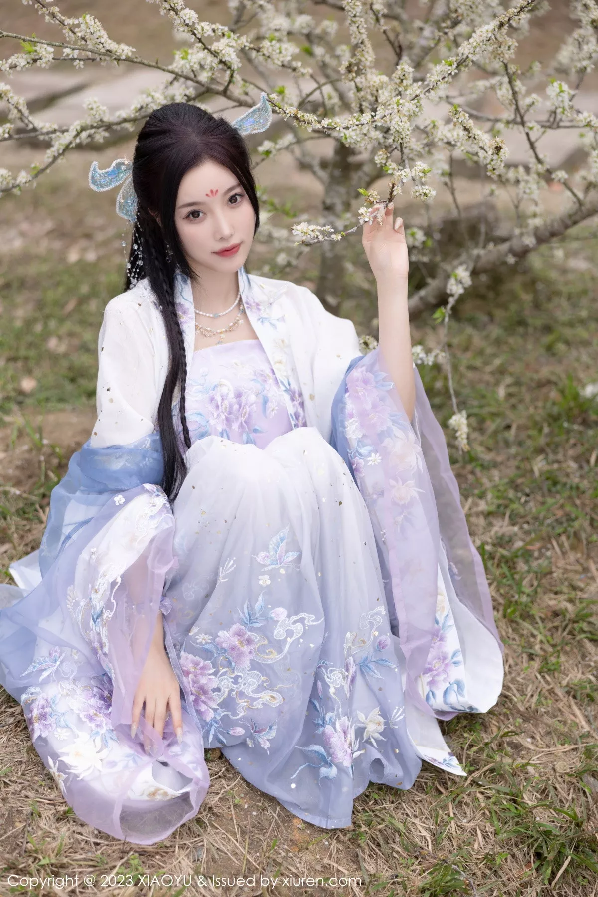 秀人集.com_[XiaoYu画语界]Vol.970_女神杨晨晨Yome脱淡蓝紫色古装服露白色蕾丝内衣完美诱惑写真91P