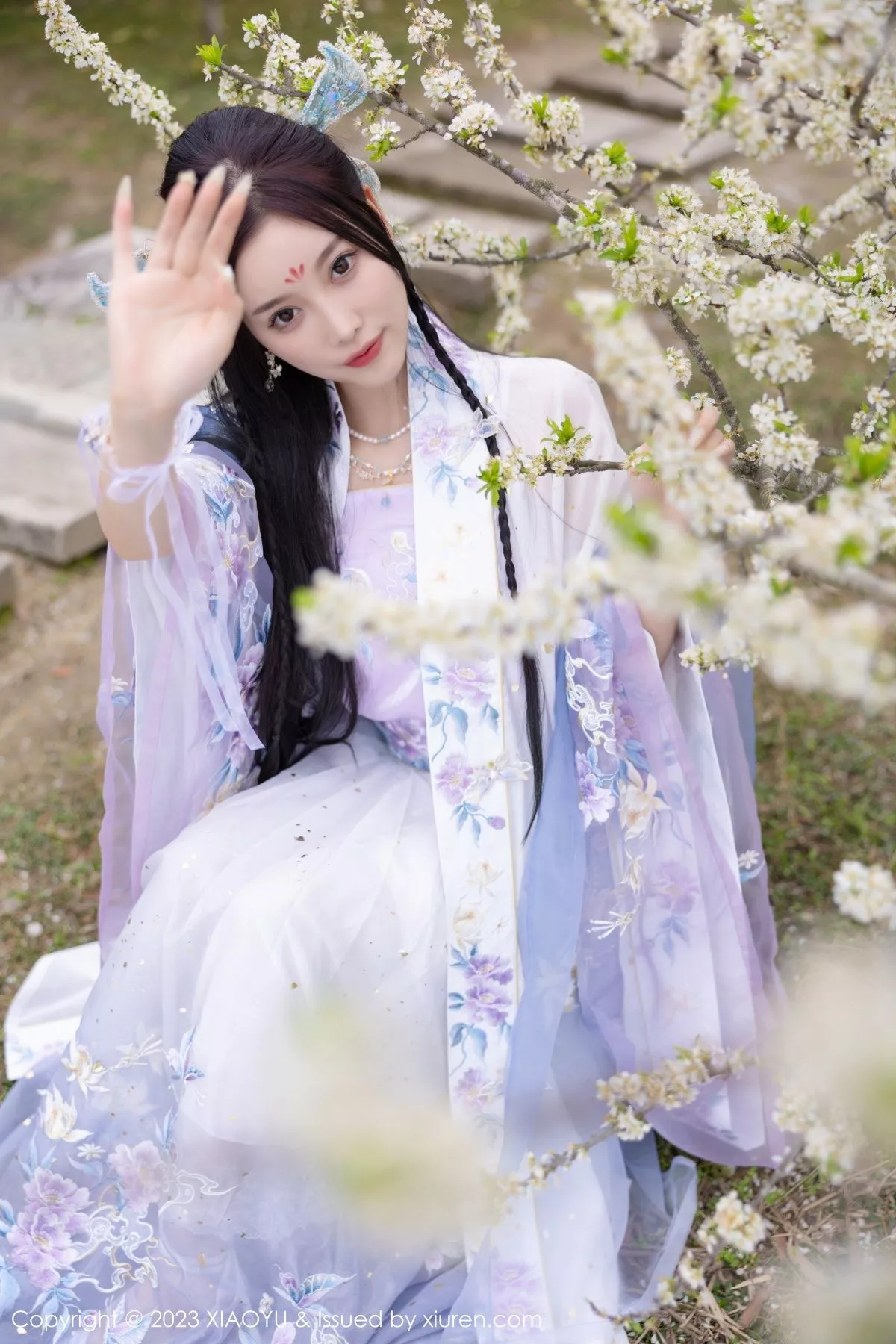 秀人集.com_[XiaoYu画语界]Vol.970_女神杨晨晨Yome脱淡蓝紫色古装服露白色蕾丝内衣完美诱惑写真91P