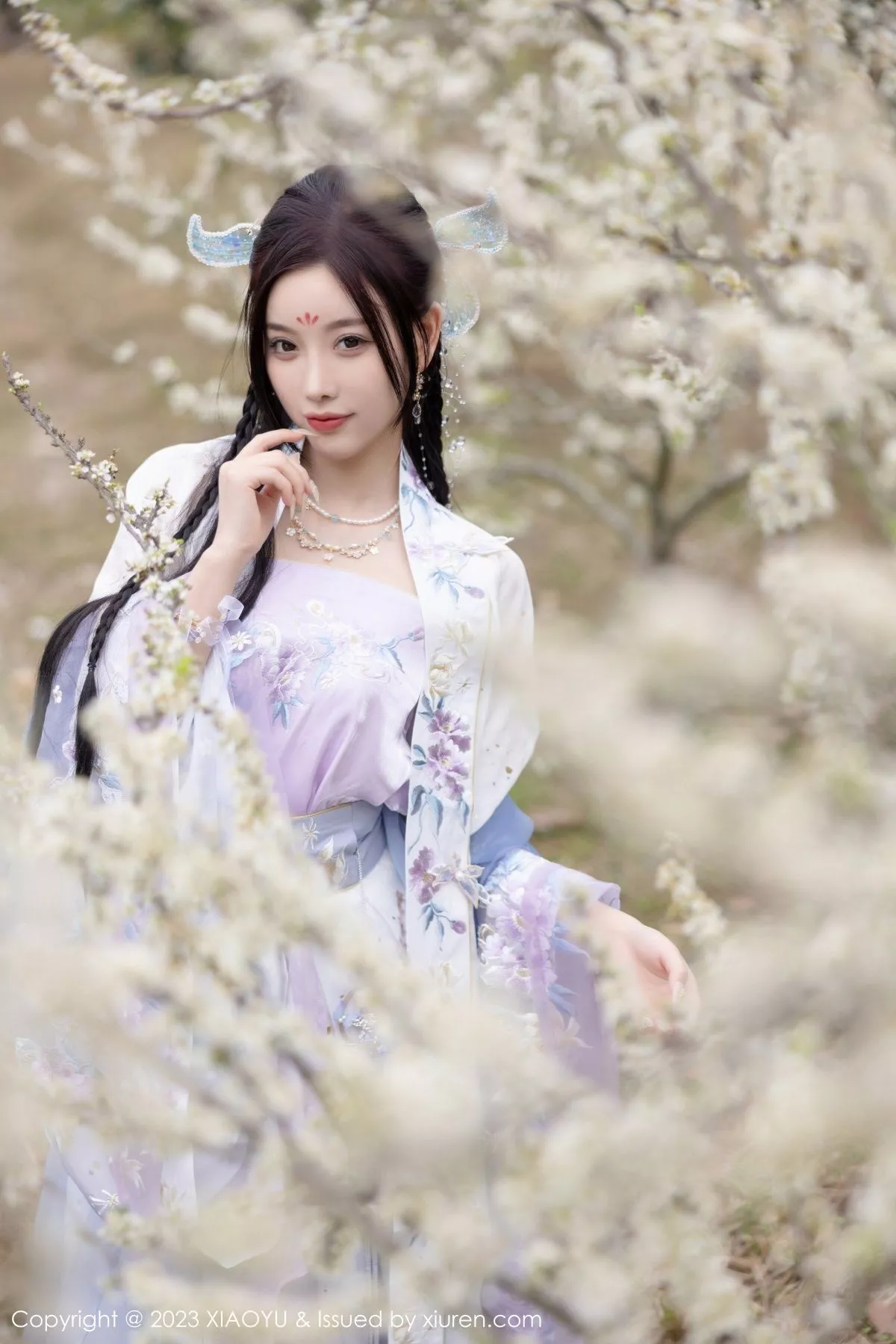 秀人集.com_[XiaoYu画语界]Vol.970_女神杨晨晨Yome脱淡蓝紫色古装服露白色蕾丝内衣完美诱惑写真91P