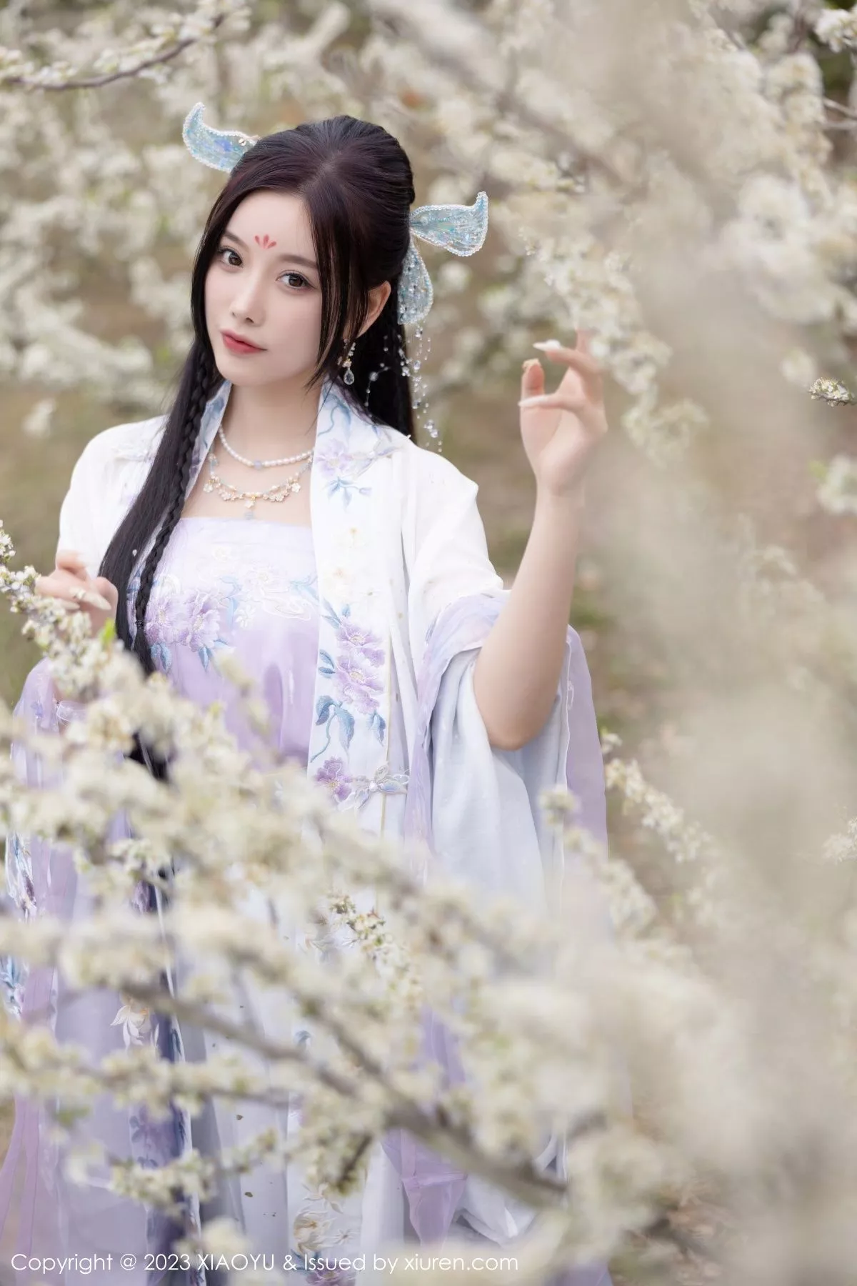 秀人集.com_[XiaoYu画语界]Vol.970_女神杨晨晨Yome脱淡蓝紫色古装服露白色蕾丝内衣完美诱惑写真91P