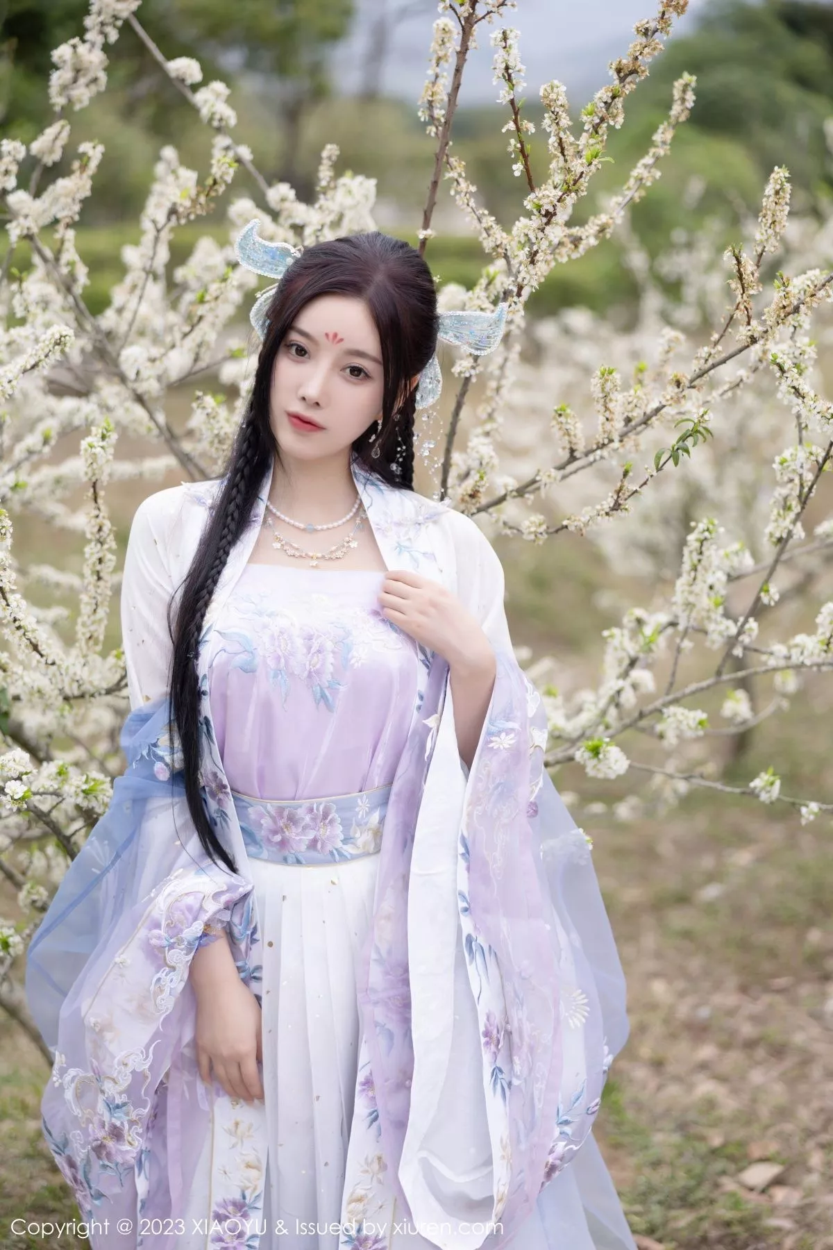 秀人集.com_[XiaoYu画语界]Vol.970_女神杨晨晨Yome脱淡蓝紫色古装服露白色蕾丝内衣完美诱惑写真91P