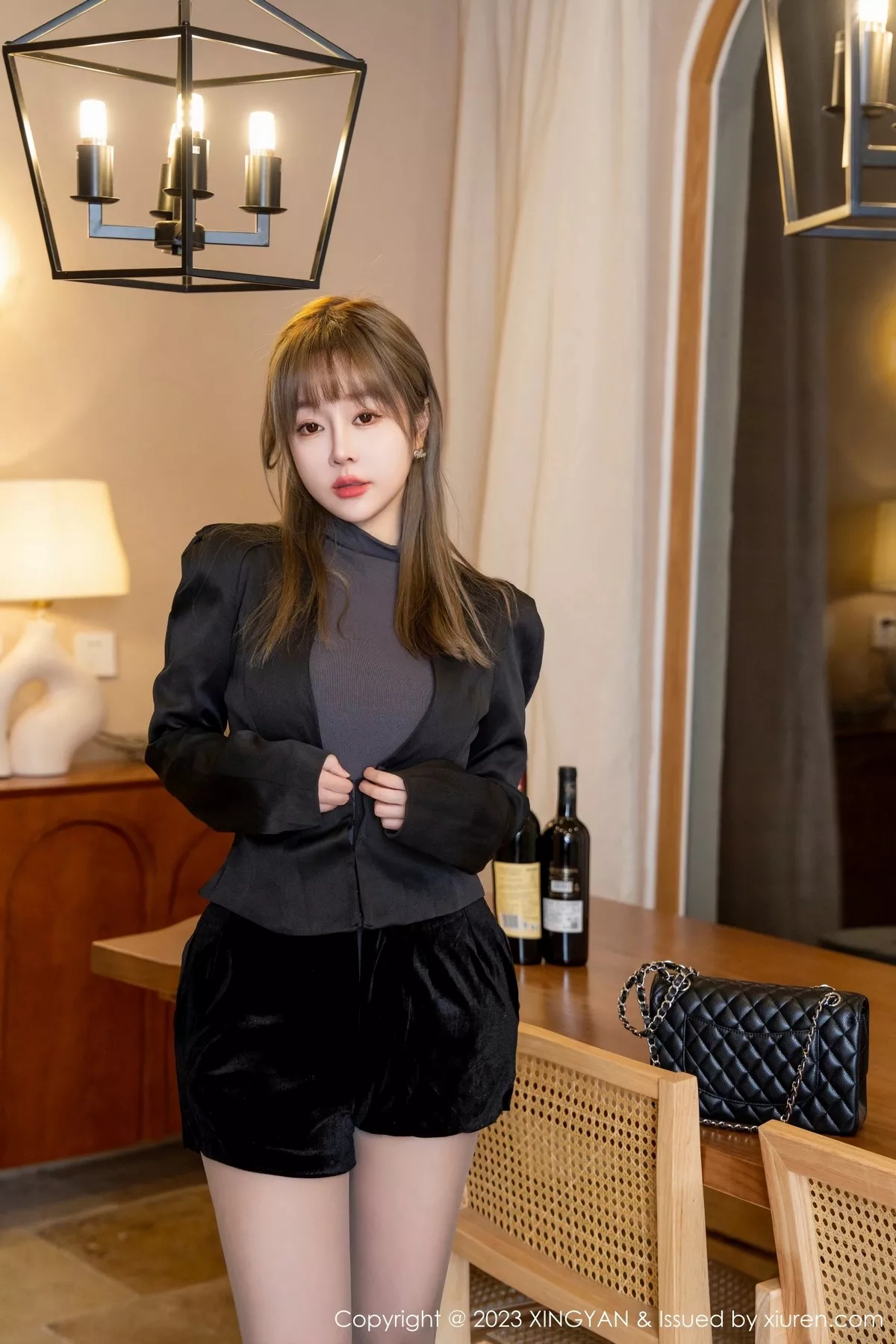 秀人集.com_[XINGYAN星颜社]VOL.184_女神王雨纯脱黑色套装露性感黑色蕾丝内衣配超薄黑丝魅惑写真78P