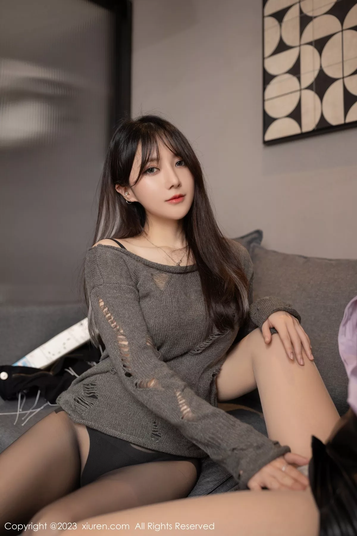 秀人集.com_[XiuRen秀人网]No.6436_模特鱼子酱Fish考试危机主题性感灰上衣配黑短裙迷人诱惑写真82P