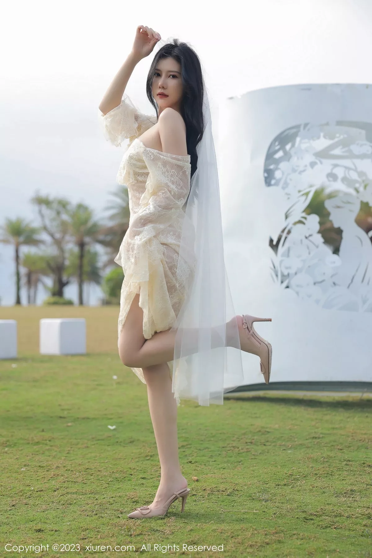 秀人集.com_[XiuRen秀人网]No.6303_模特尹甜甜海南旅拍性感白色蕾丝婚纱透视秀完美身材诱惑写真54P