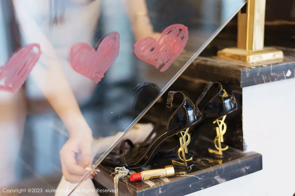 秀人集.com_[XiuRen秀人网]No.6319_模特laura阿姣黑色吊带连衣短裙配渐变丝袜秀完美身材诱惑写真78P