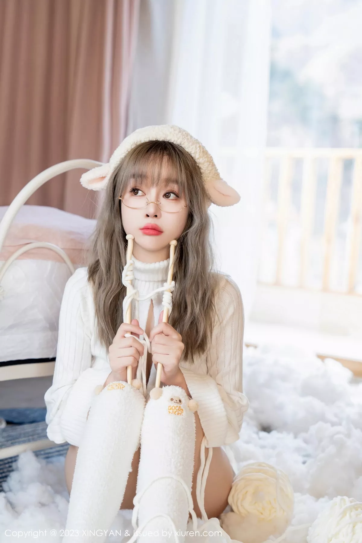 秀人集.com_[XINGYAN星颜社]VOL.175_女神王雨纯居家女友装扮性感白色真空服饰秀惹火身材诱惑写真80P