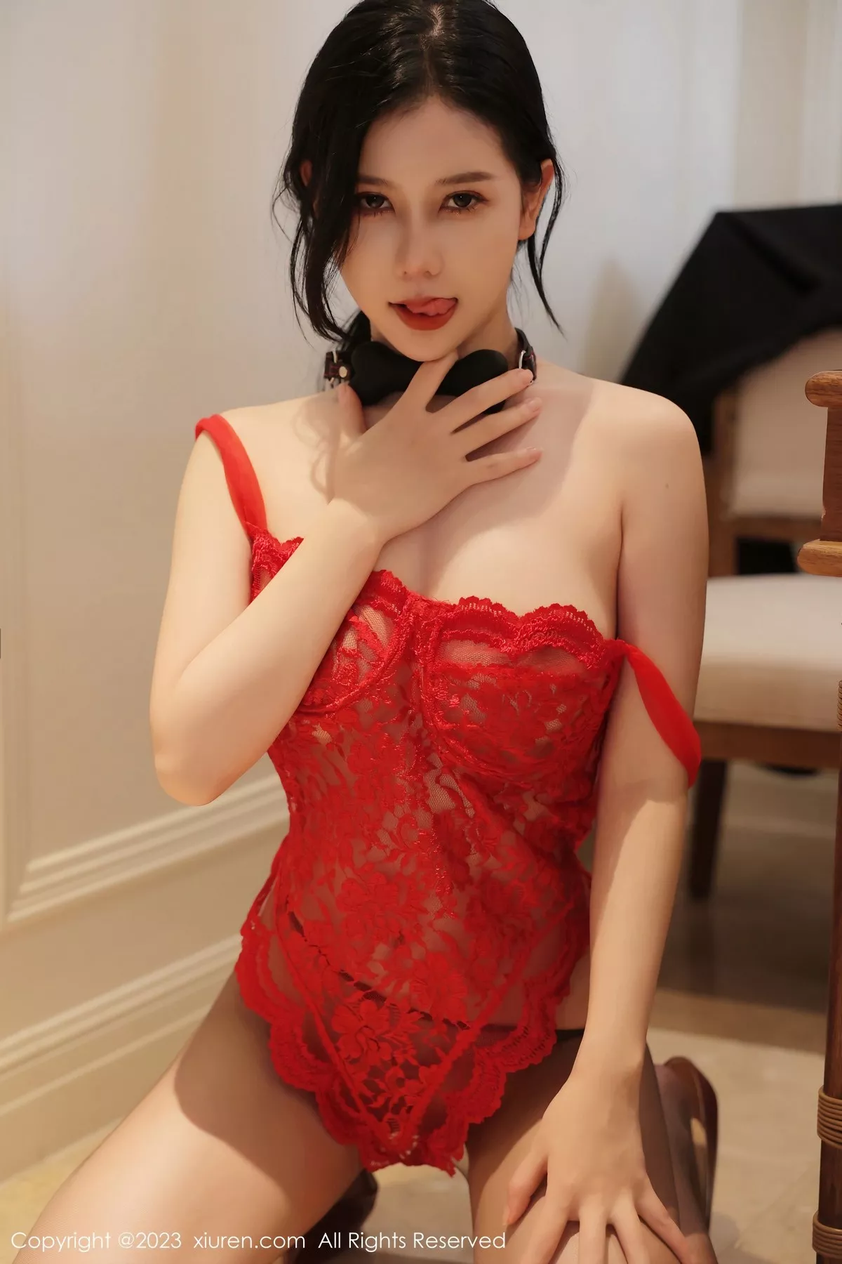 秀人集.com_[XiuRen秀人网]No.6475_模特尹甜甜性感红色蕾丝情趣服配超薄黑丝秀完美身材诱惑写真69P