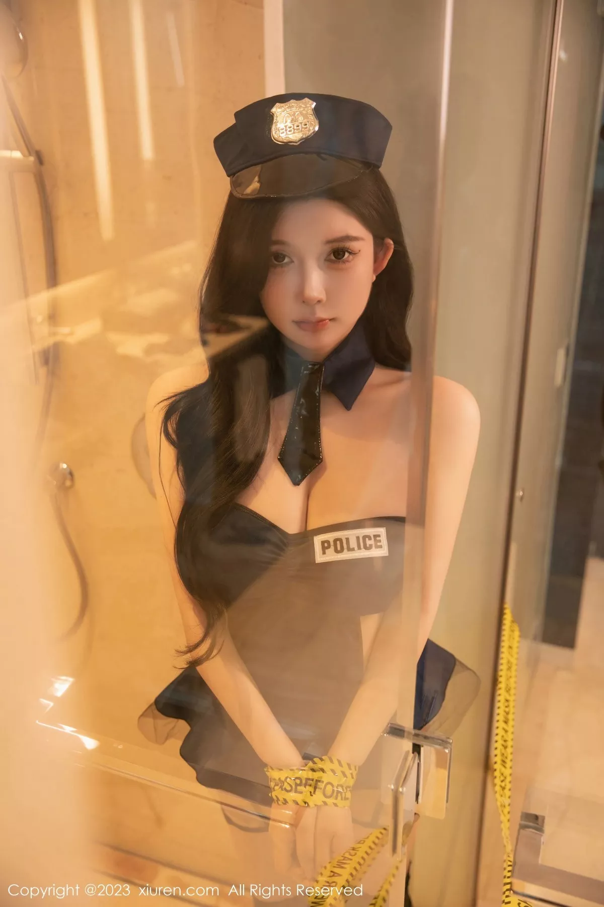 秀人集.com_[XiuRen秀人网]No.6507_模特林珊珊黑色情趣警察制服配黑丝袜秀翘臀美腿撩人诱惑写真88P