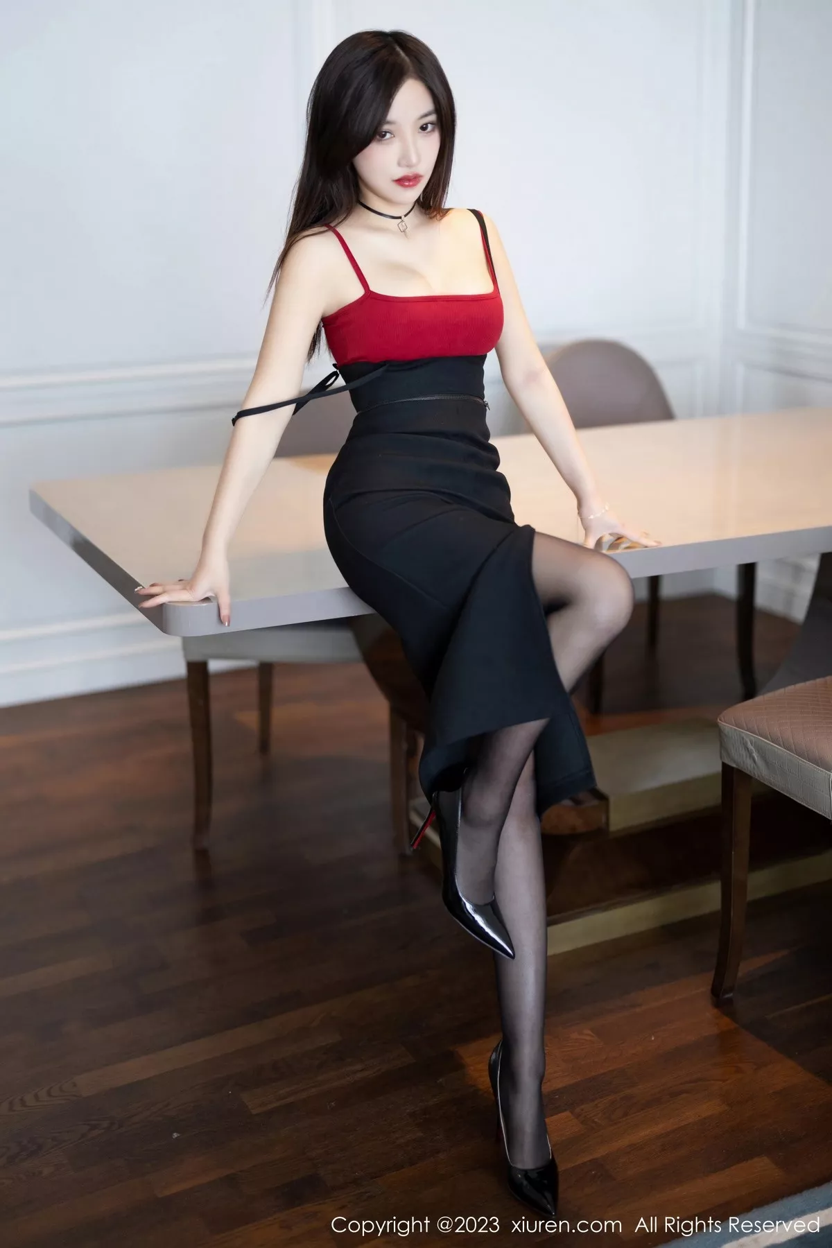 秀人集.com_[XiuRen秀人网]No.6523_模特妙可可Cheese红色吊带露黑色情趣内衣配超薄黑丝诱惑写真81P