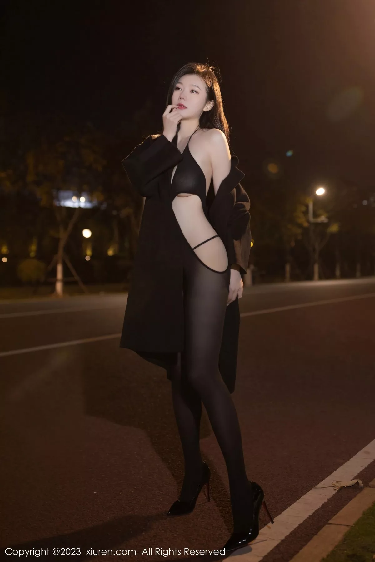 秀人集.com_[XiuRen秀人网]No.6524_模特安然anran私房性感黑色情趣连体衣秀曼妙身姿惹火诱惑写真83P