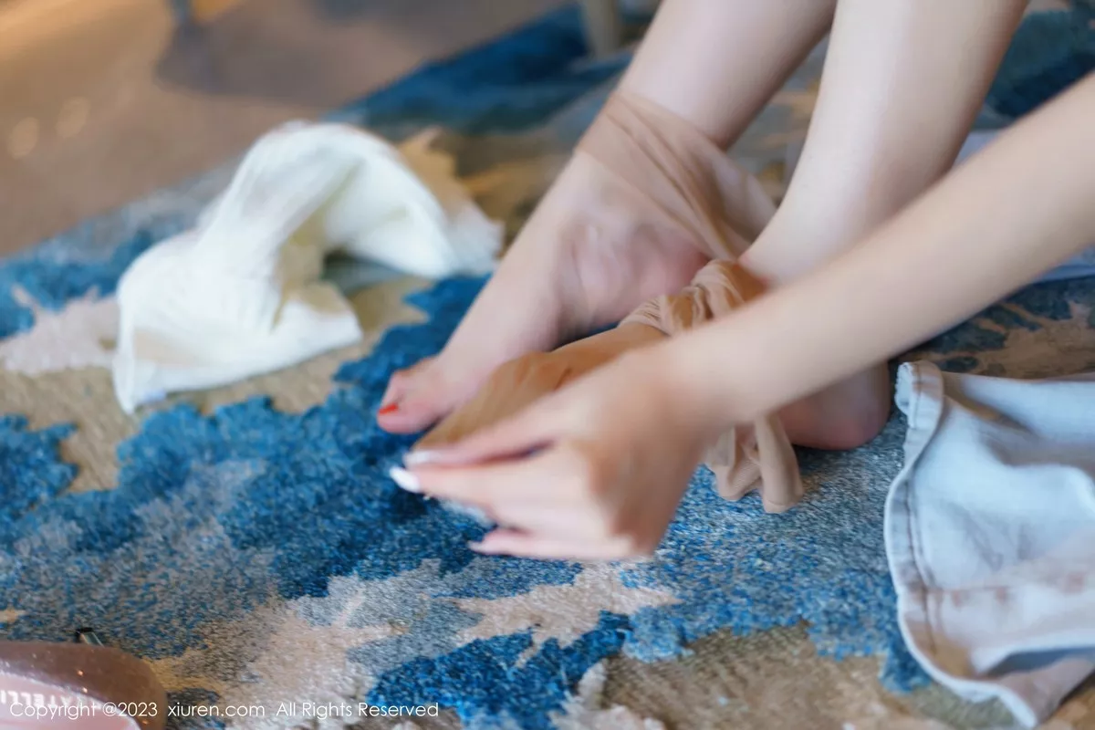 秀人集.com_[XiuRen秀人网]No.6534_女神Carol周妍希白色超短衣配牛仔裤露傲人豪乳极致诱惑写真71P