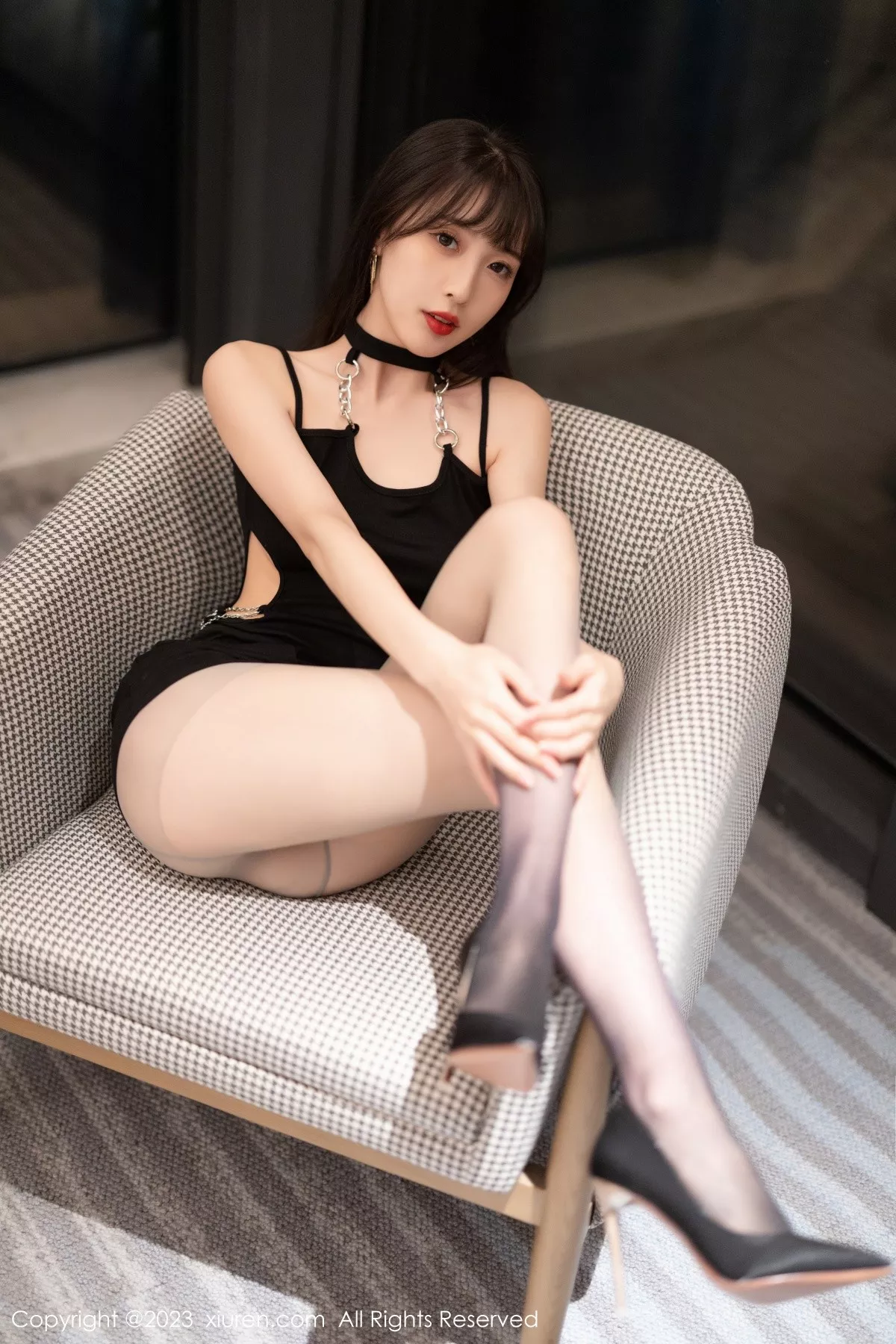 秀人集.com_[XiuRen秀人网]No.6565_模特林星阑性感黑色连身短裙配渐变色灰丝秀曼妙身姿诱惑写真81P