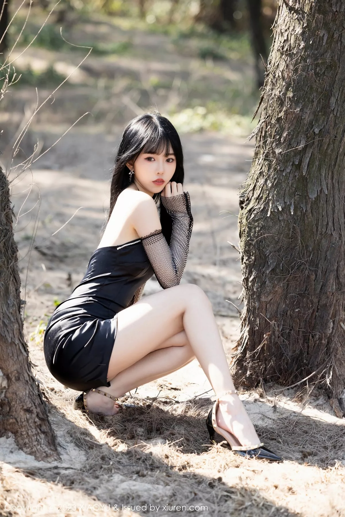 秀人集.com_[XiaoYu画语界]Vol.1006_模特奶瓶黑色连身短裙+性感蓝色蕾丝内衣秀曼妙身姿诱惑写真103P