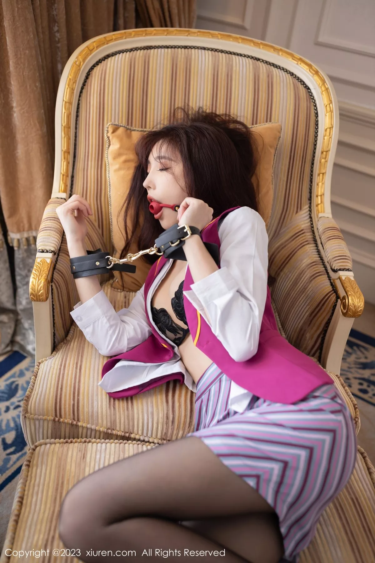 秀人集.com_[XiuRen秀人网]No.6573_模特陆萱萱性感空姐制服露黑色蕾丝内衣配开档黑丝撩人诱惑写真81P