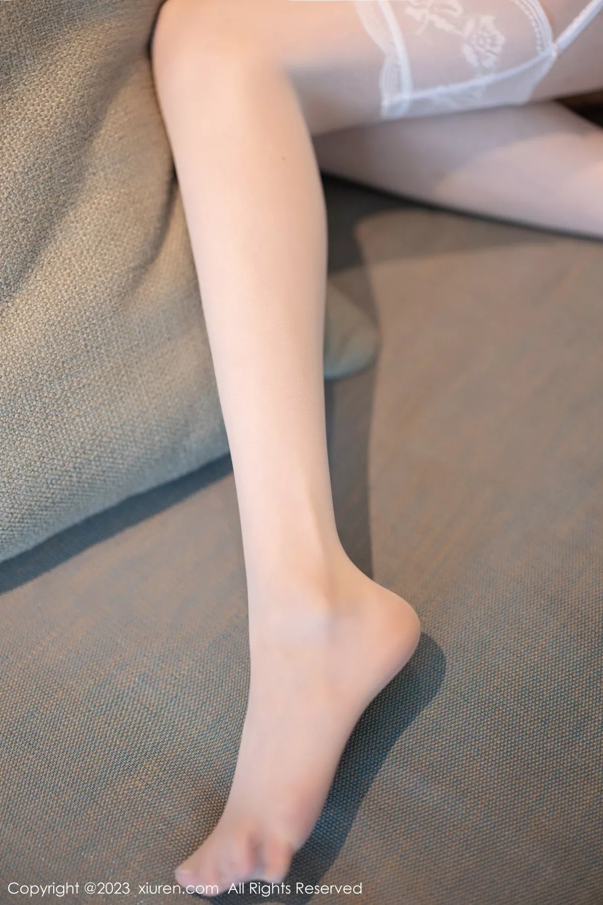 秀人集.com_[XiuRen秀人网]No.6572_模特梦心玥海南岛旅拍脱旗袍露性感白色内衣配白丝吊袜诱惑写真86P