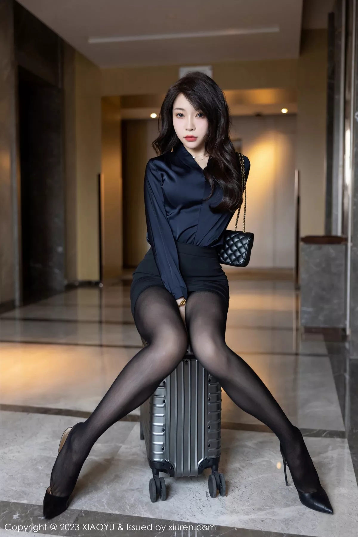 秀人集.com_[XiaoYu画语界]Vol.1007_女神徐莉芝Booty脱OL装露性感开档连体黑丝秀曼妙身姿诱惑写真87P