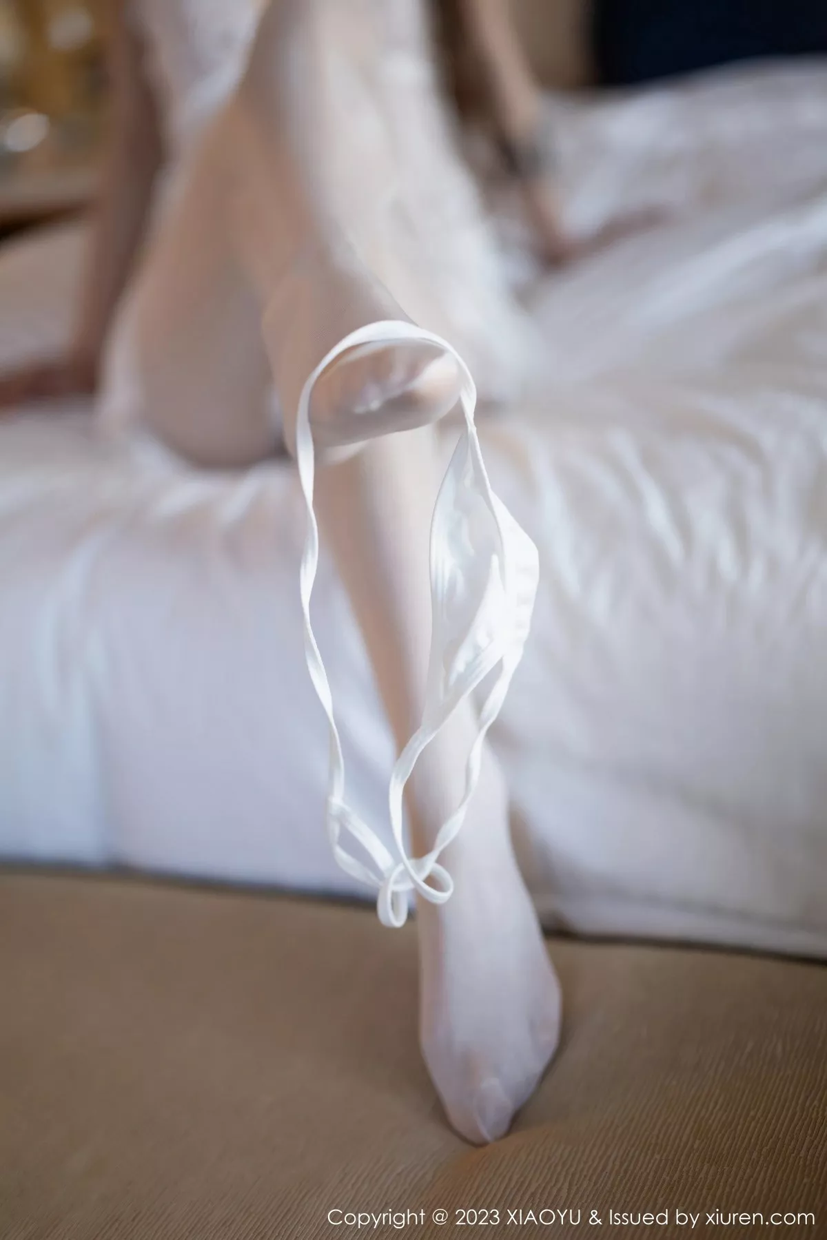 秀人集.com_[XiaoYu画语界]Vol.1008_模特77qiqi性感黑色服饰配黑丝吊袜+白色蕾丝情趣睡裙诱惑写真60P