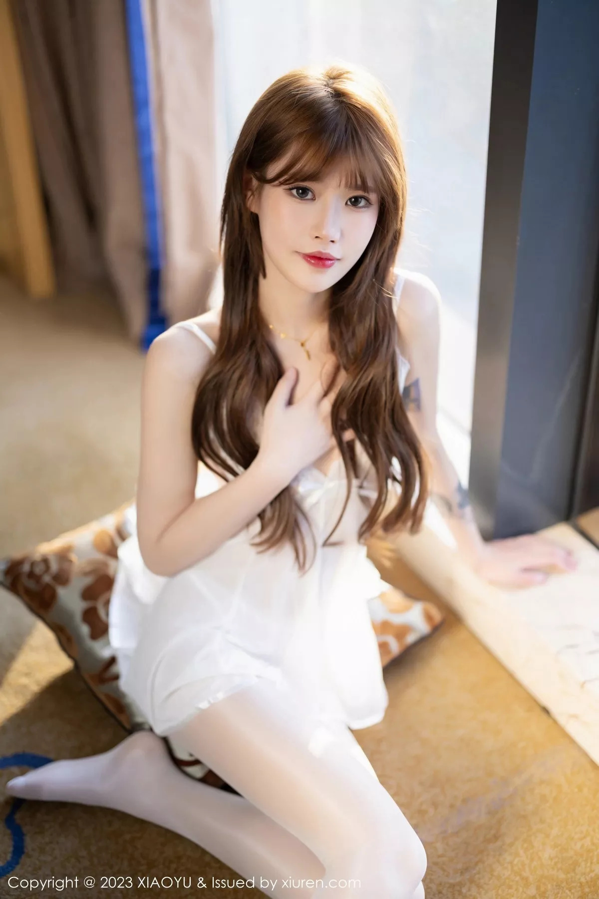 秀人集.com_[XiaoYu画语界]Vol.1008_模特77qiqi性感黑色服饰配黑丝吊袜+白色蕾丝情趣睡裙诱惑写真60P