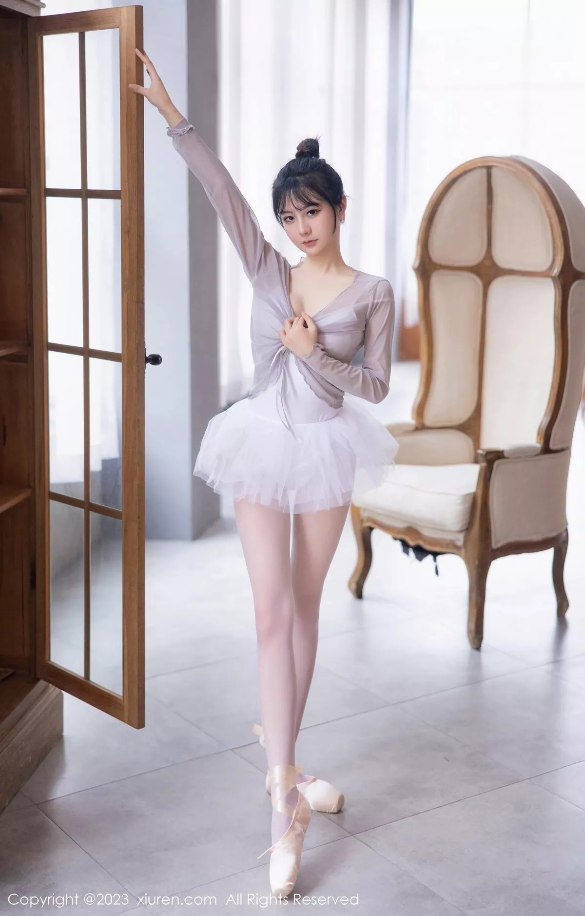 秀人集.com_[XiuRen秀人网]No.6592_模特谢小蒽性感淡灰色芭蕾舞裙配白色丝袜秀曼妙身姿诱惑写真91P