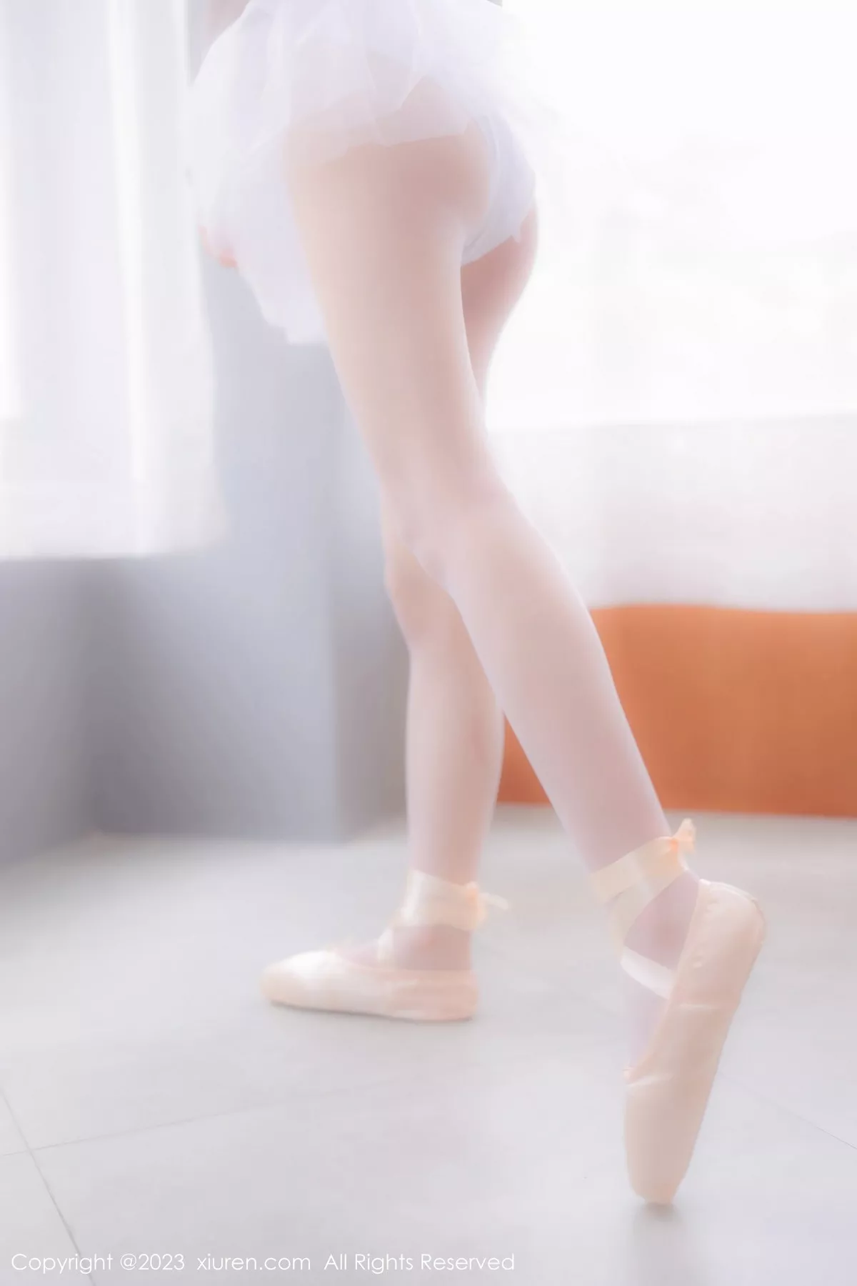 秀人集.com_[XiuRen秀人网]No.6592_模特谢小蒽性感淡灰色芭蕾舞裙配白色丝袜秀曼妙身姿诱惑写真91P