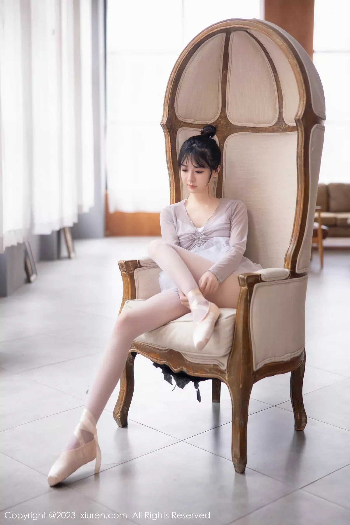 秀人集.com_[XiuRen秀人网]No.6592_模特谢小蒽性感淡灰色芭蕾舞裙配白色丝袜秀曼妙身姿诱惑写真91P