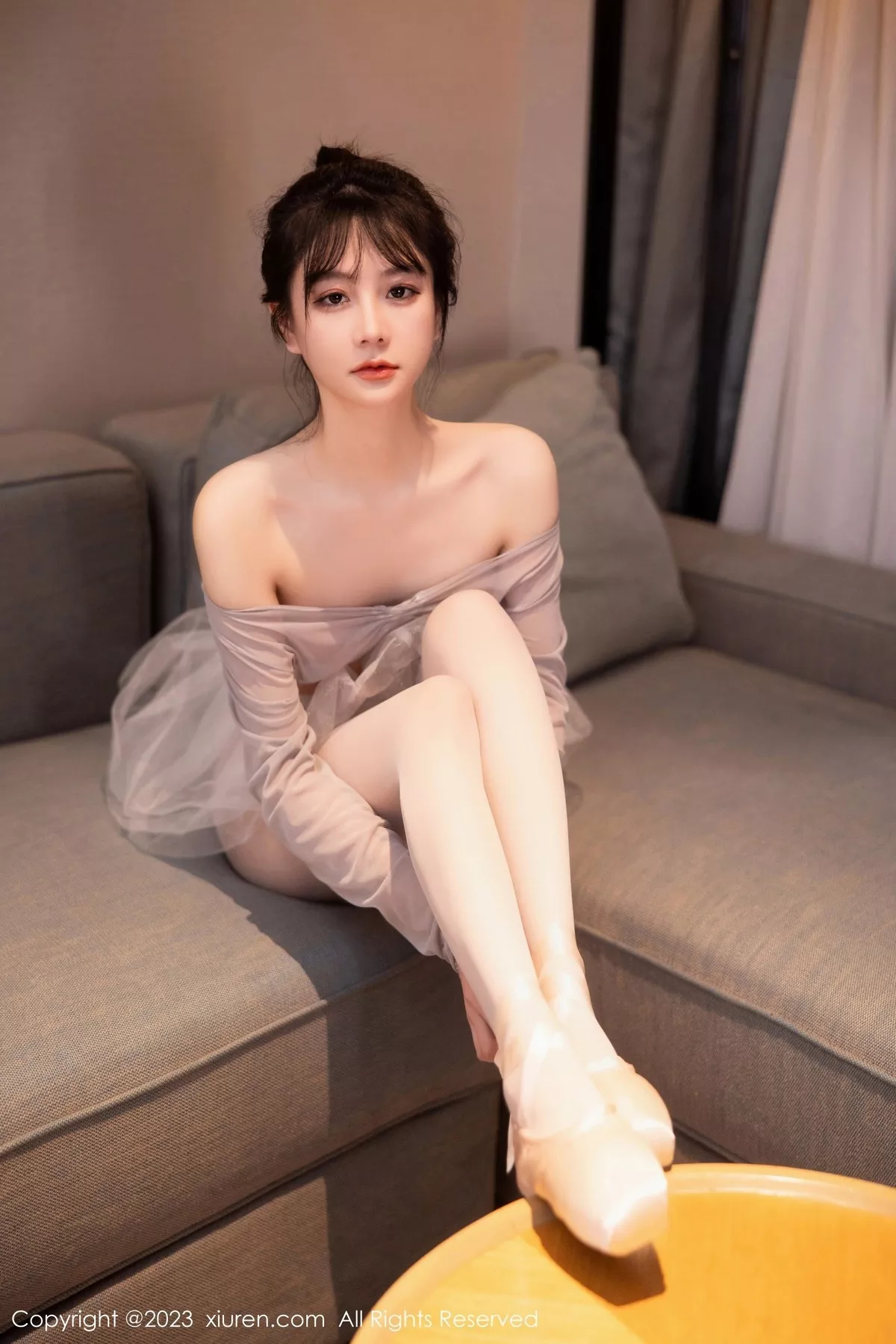 秀人集.com_[XiuRen秀人网]No.6592_模特谢小蒽性感淡灰色芭蕾舞裙配白色丝袜秀曼妙身姿诱惑写真91P